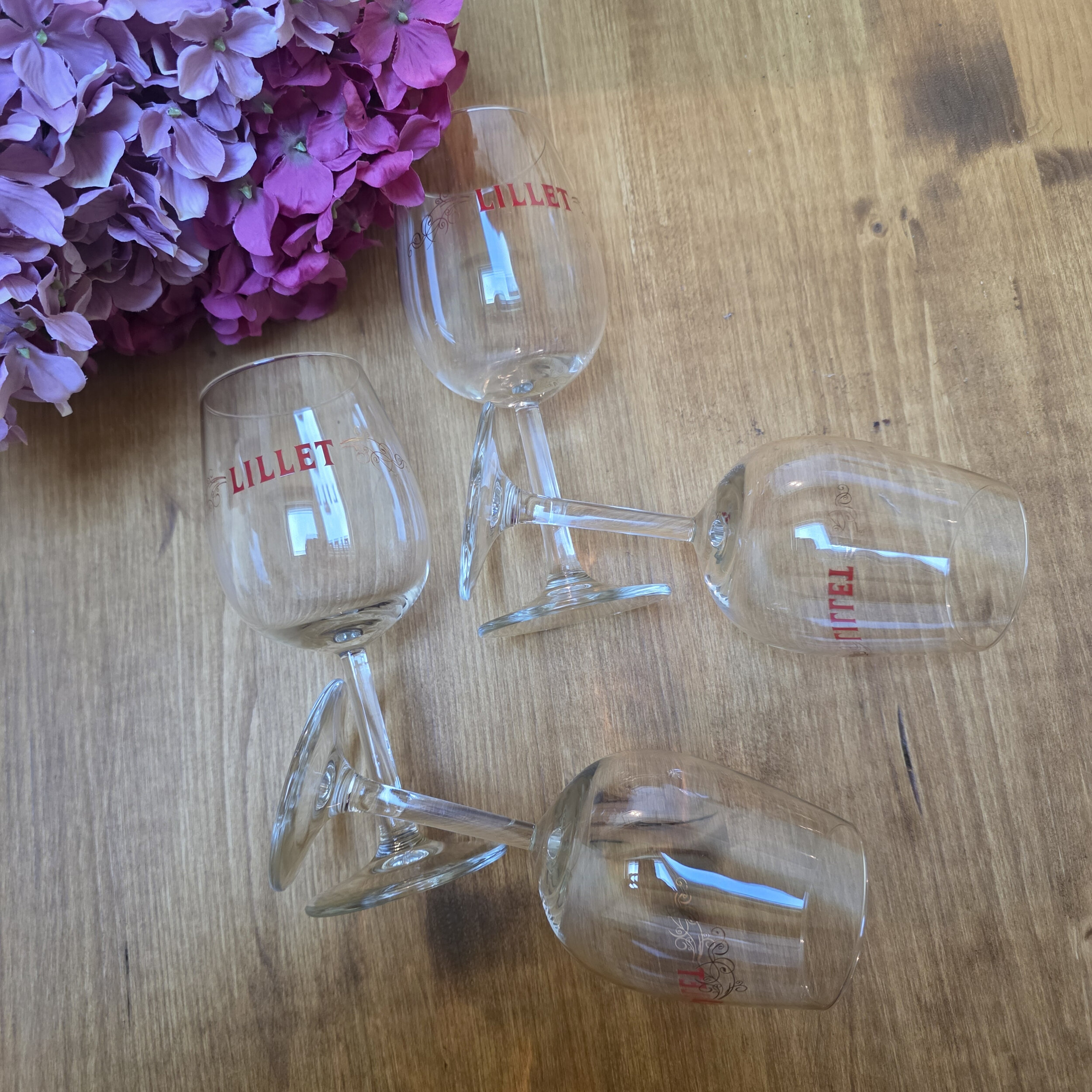 4 verres Lillet dans leurs boîtes d’origine