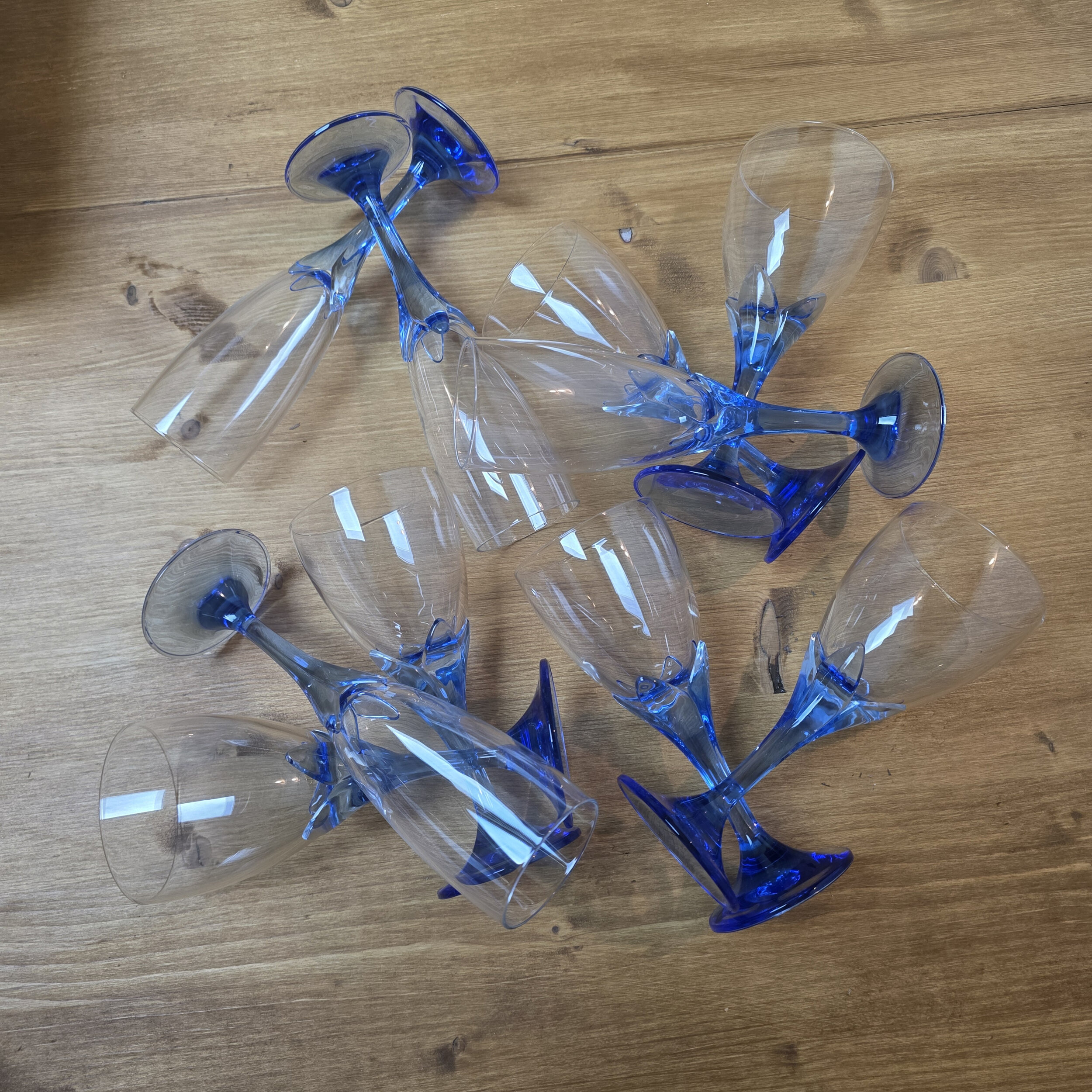 Service de 30 verres Bouquet à pied bleu