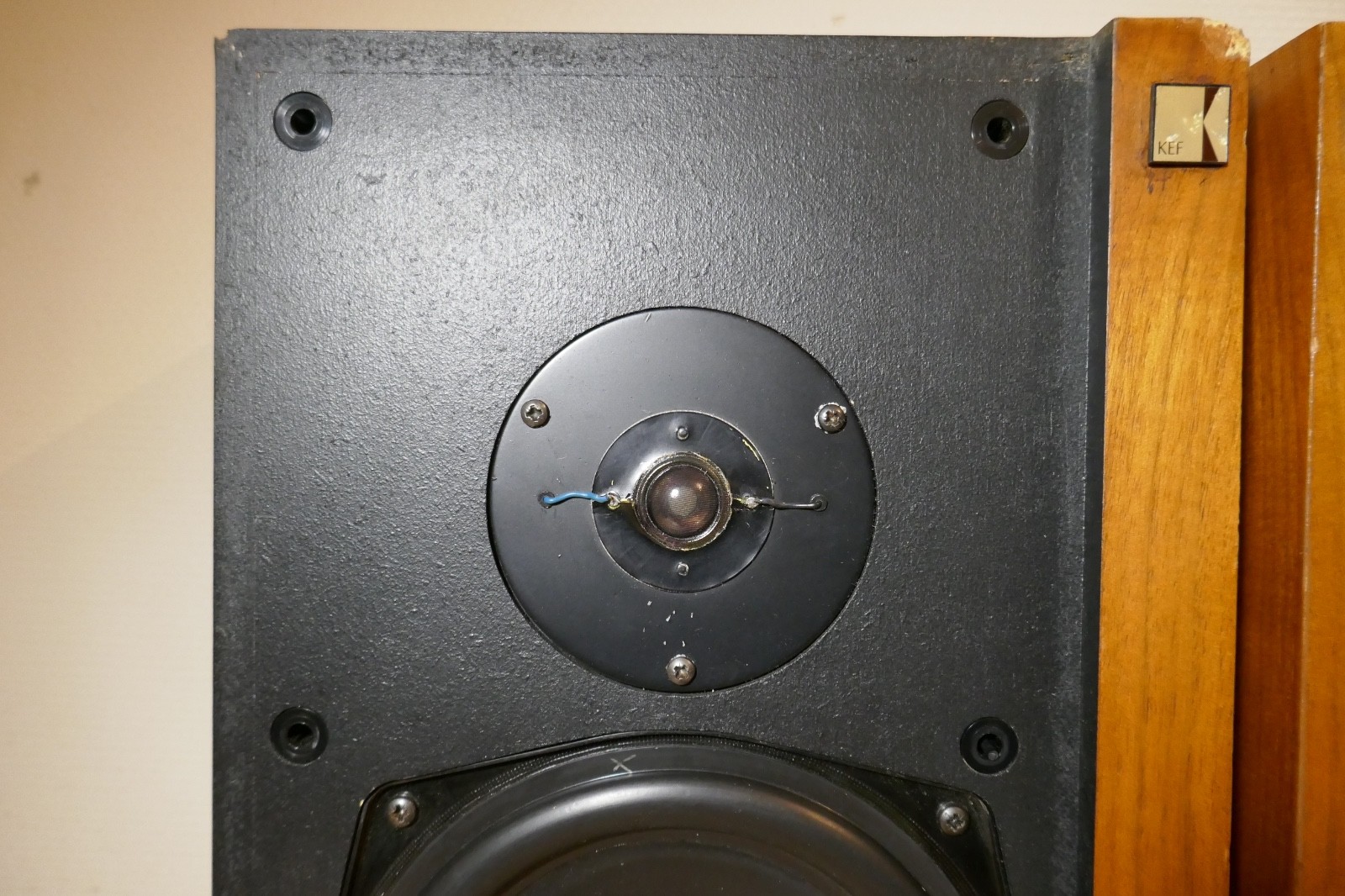 PAIRE D'ENCEINTES HAUT PARLEUR KEF CORELLI SP1051 / VINTAGE