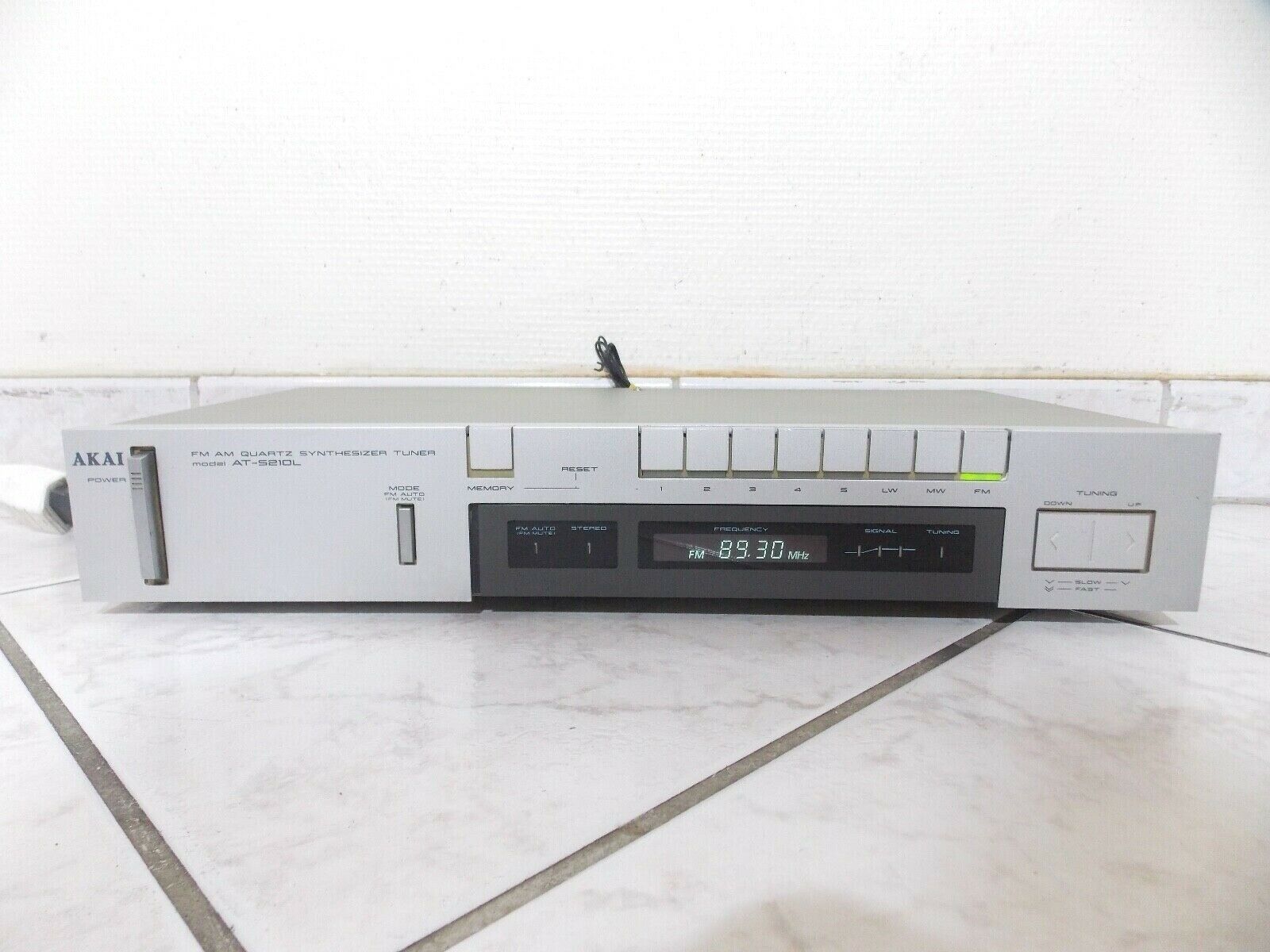 tuner radio akai AT-S210L vintage occasion