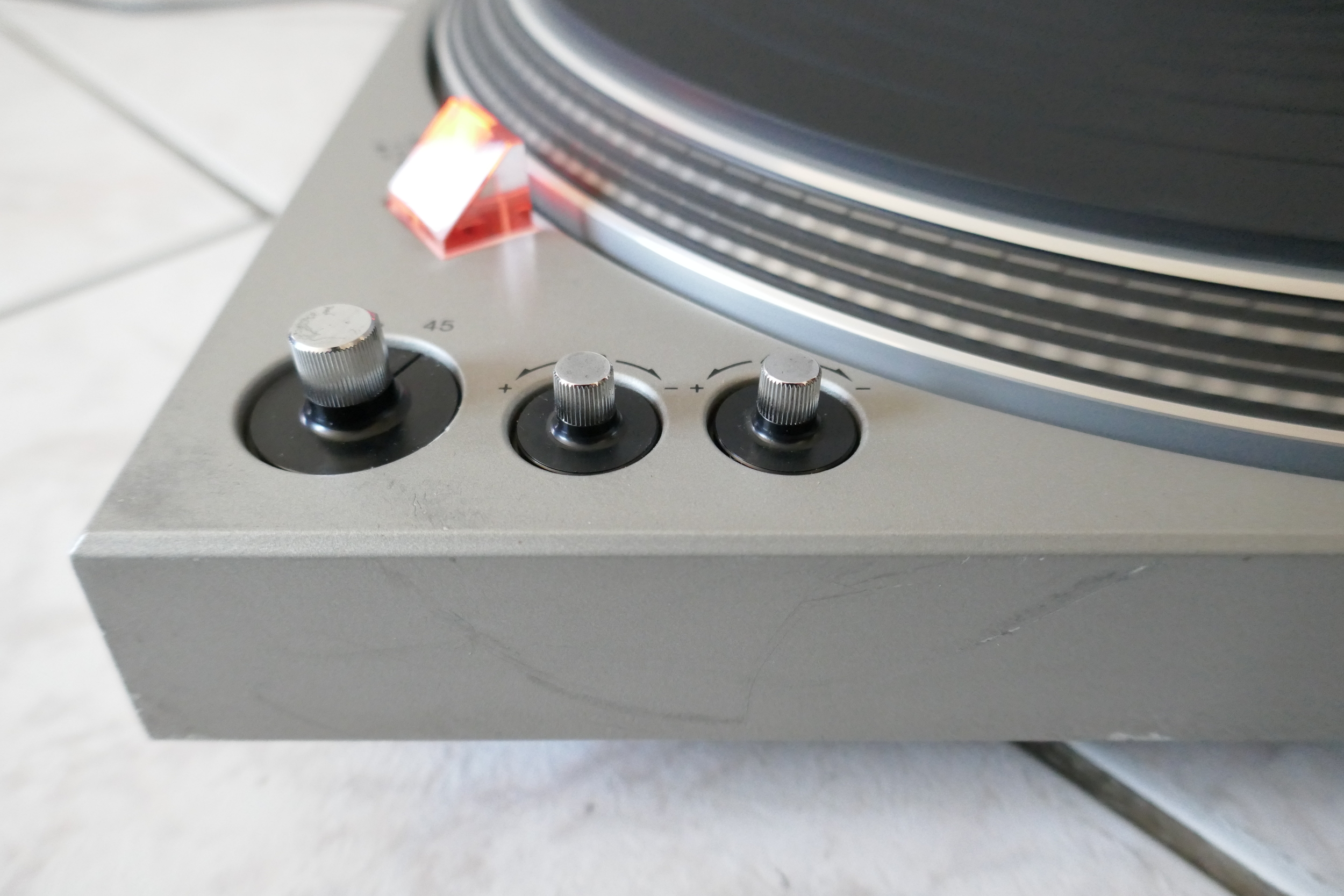 Platine tourne-disque semi-automatique TECHNICS SL1700 Vintage
