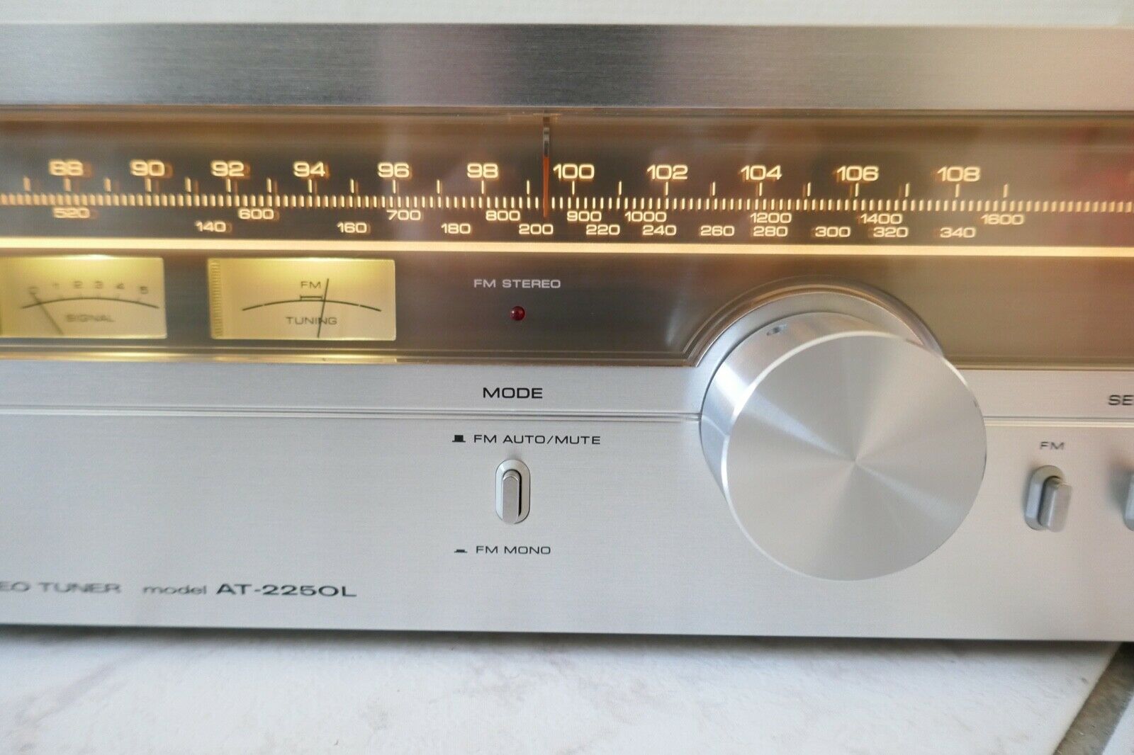 TUNER RADIO AKAI STEREO TUNER MODEL AT2250L / VINTAGE TUNER RADIO HIFI