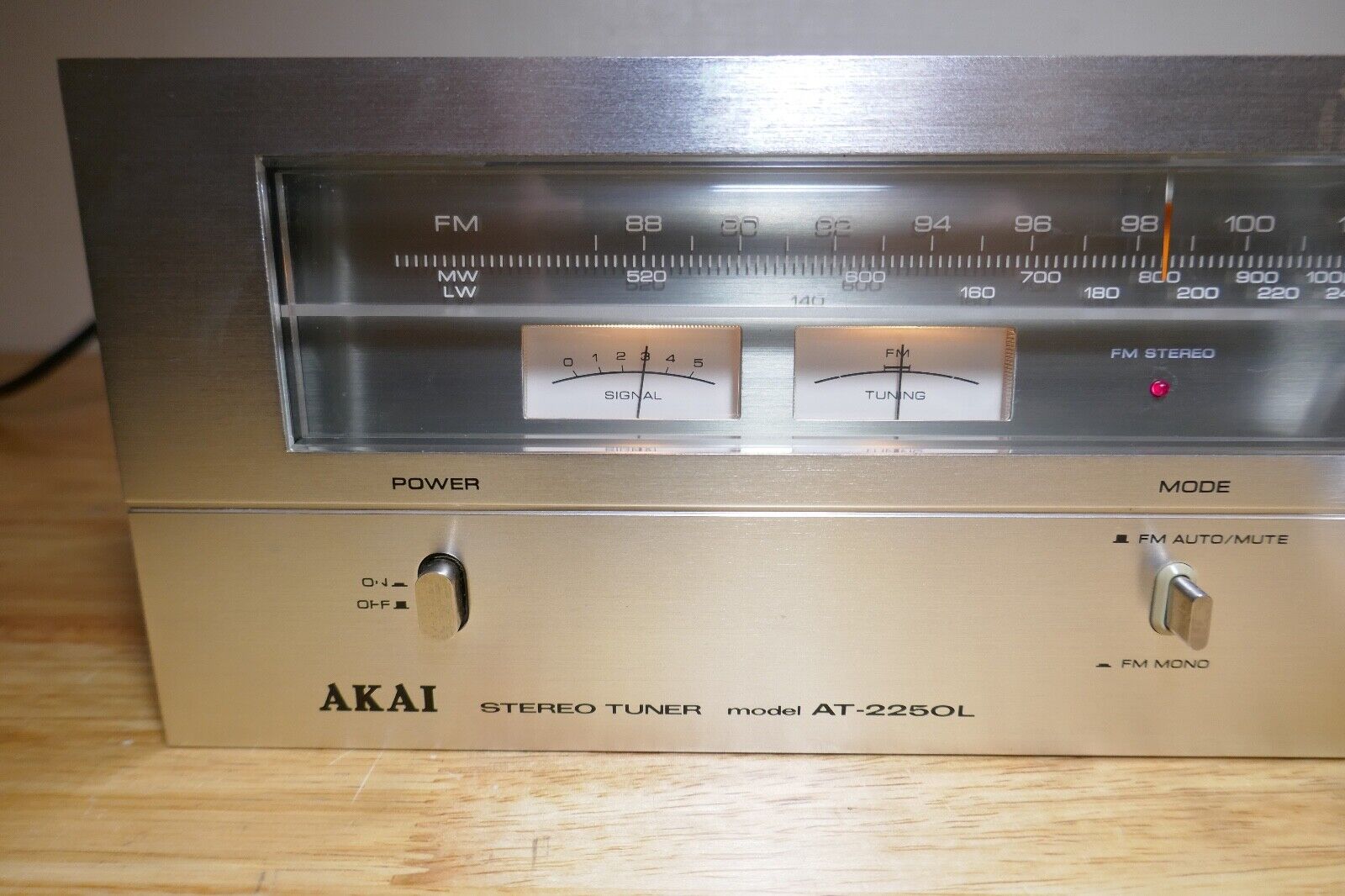 tuner radio Akai at-2250l vintage occasion