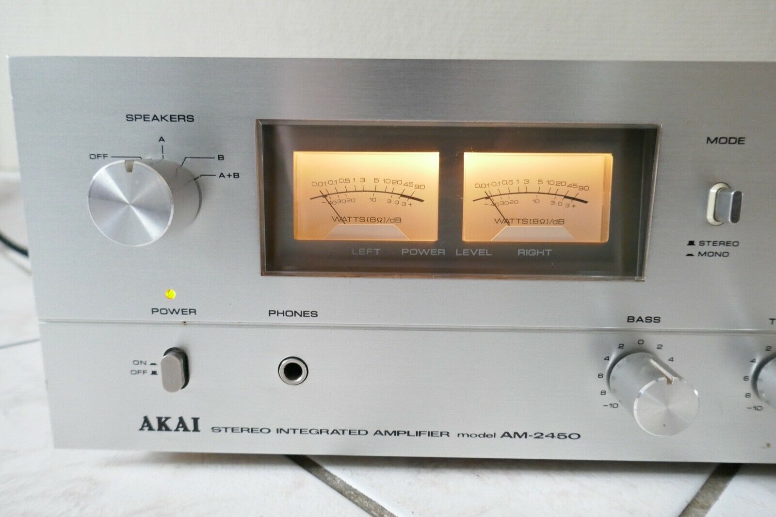 Amplificateur intégré Akai AM-2450 entièrement révisé avec garantie.