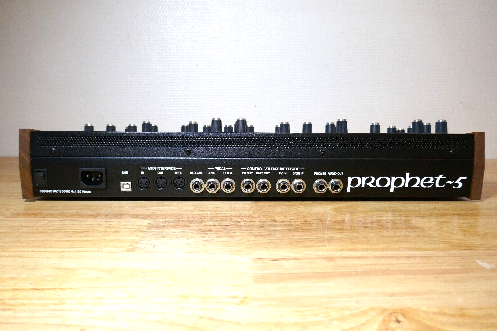 synthétiseur keyboard sequential prophet 5 rev4 occasion