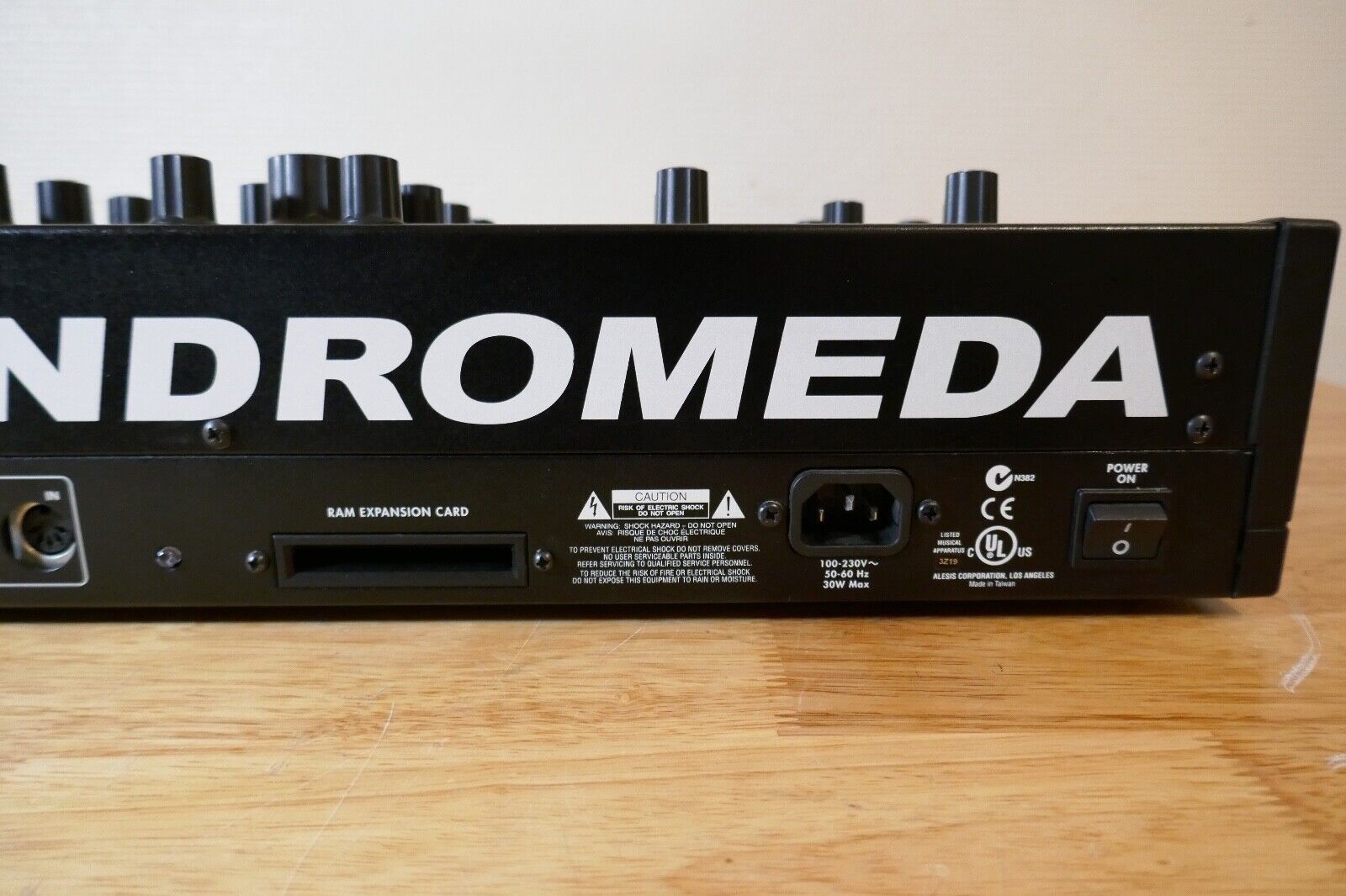 synthétiseur keyboard Alesis Andromeda a6 occasion