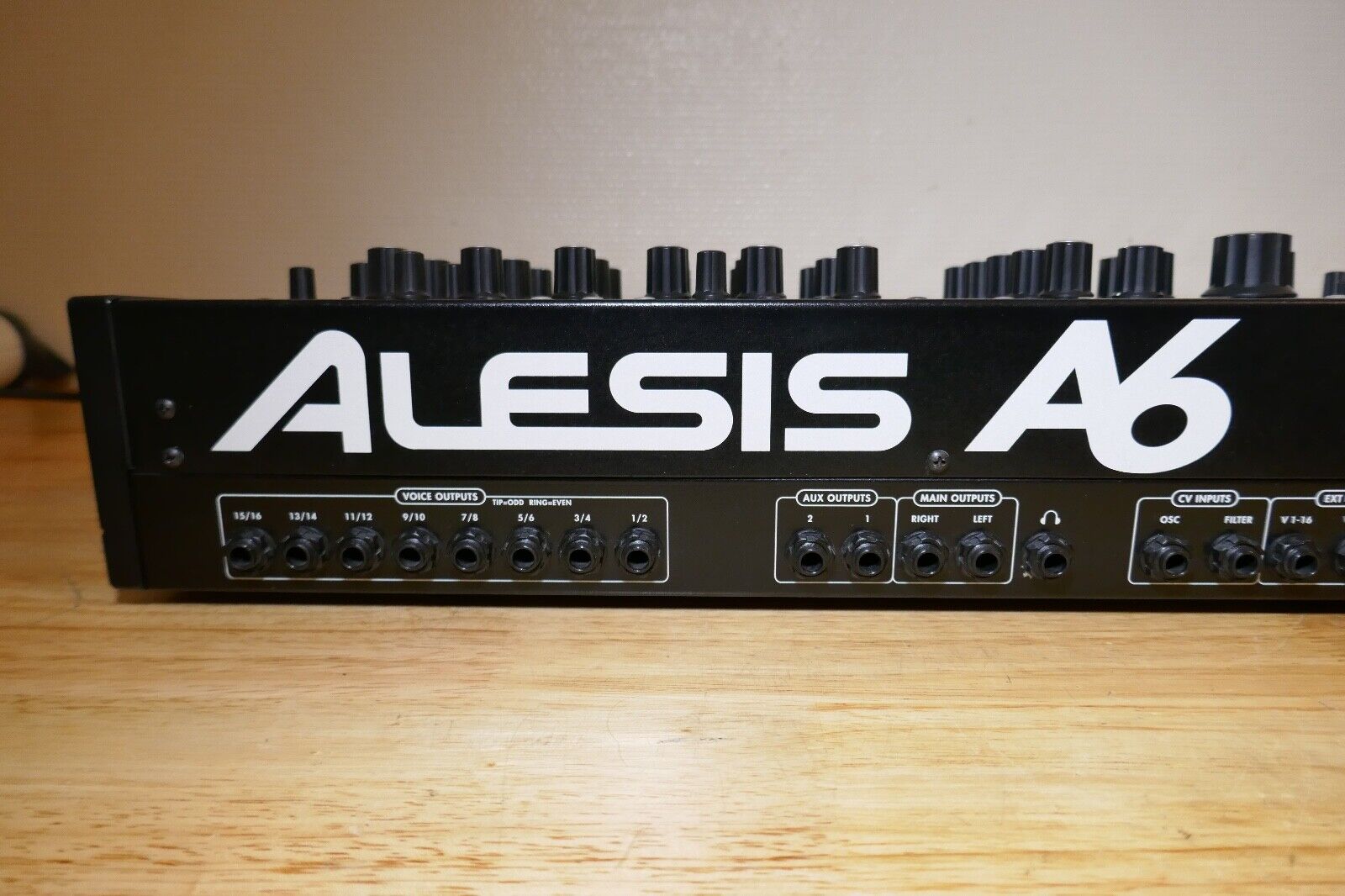 synthétiseur keyboard Alesis Andromeda a6 occasion