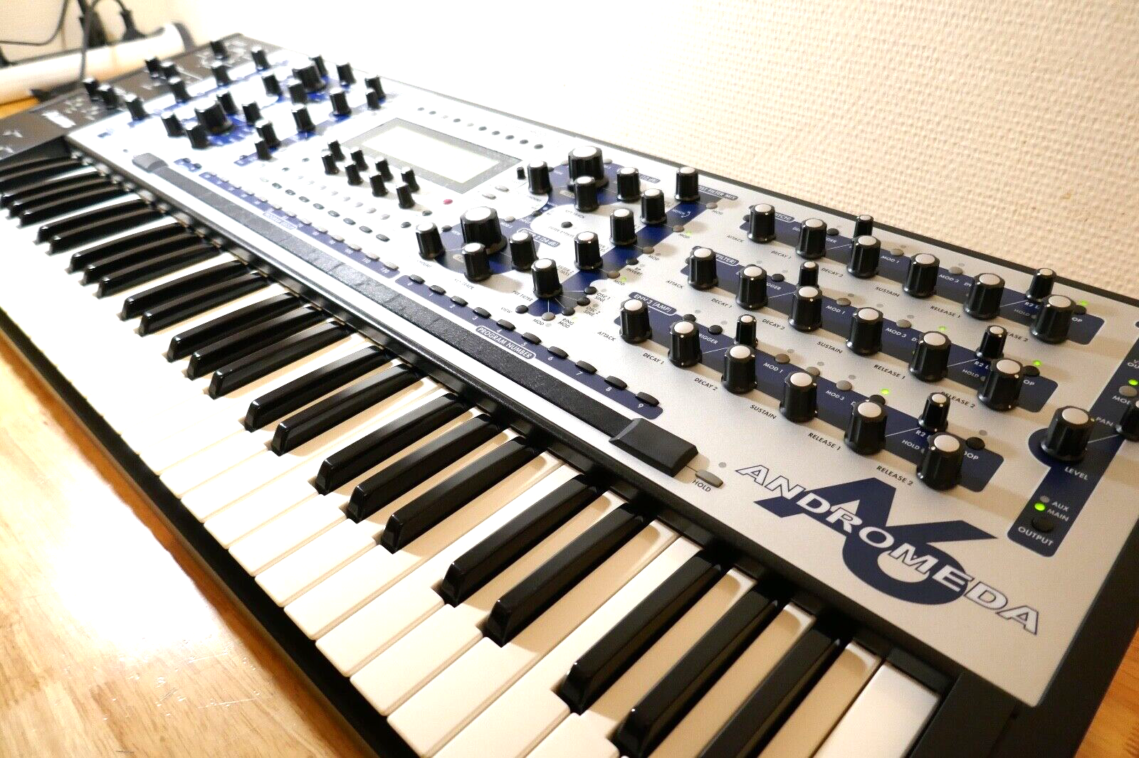 synthétiseur keyboard Alesis Andromeda a6 occasion