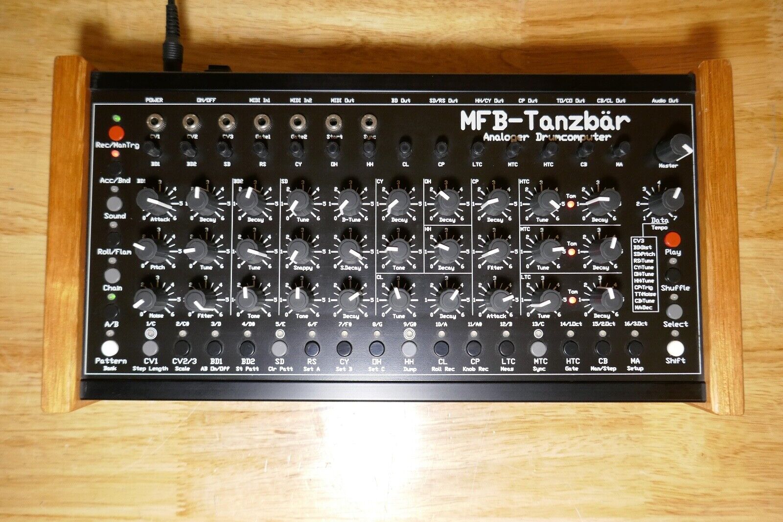 BOITE A RYTHME ANALOGIQUE MFB TANZBAR ANALOGIC GROOVEBOX HIFI / SON/ENREGISTREMENT / RECORDING