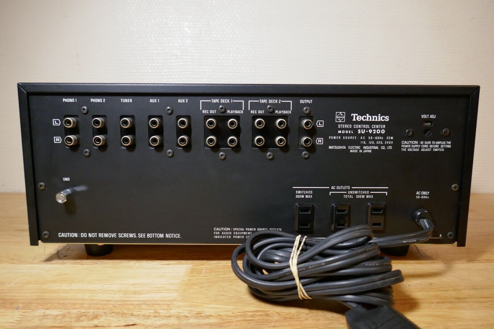 PRE AMPLIFICATEUR STEREO CONTROL CENTER TECHNICS SU-9200 / VINTAGE