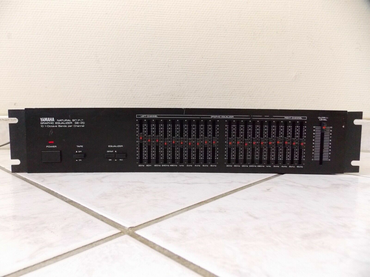 Yamaha outlets Natural Sound Graphic Equalizer GE-30 10 1-Octave Bands Per Channel