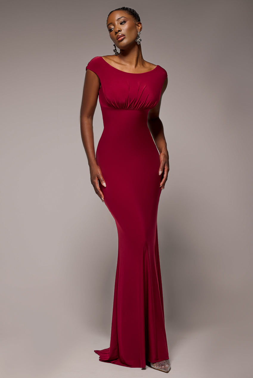 Robe de soirée magnifique à col bénitier et dos ouvert