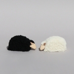 Mouton couché miniature déco Noir