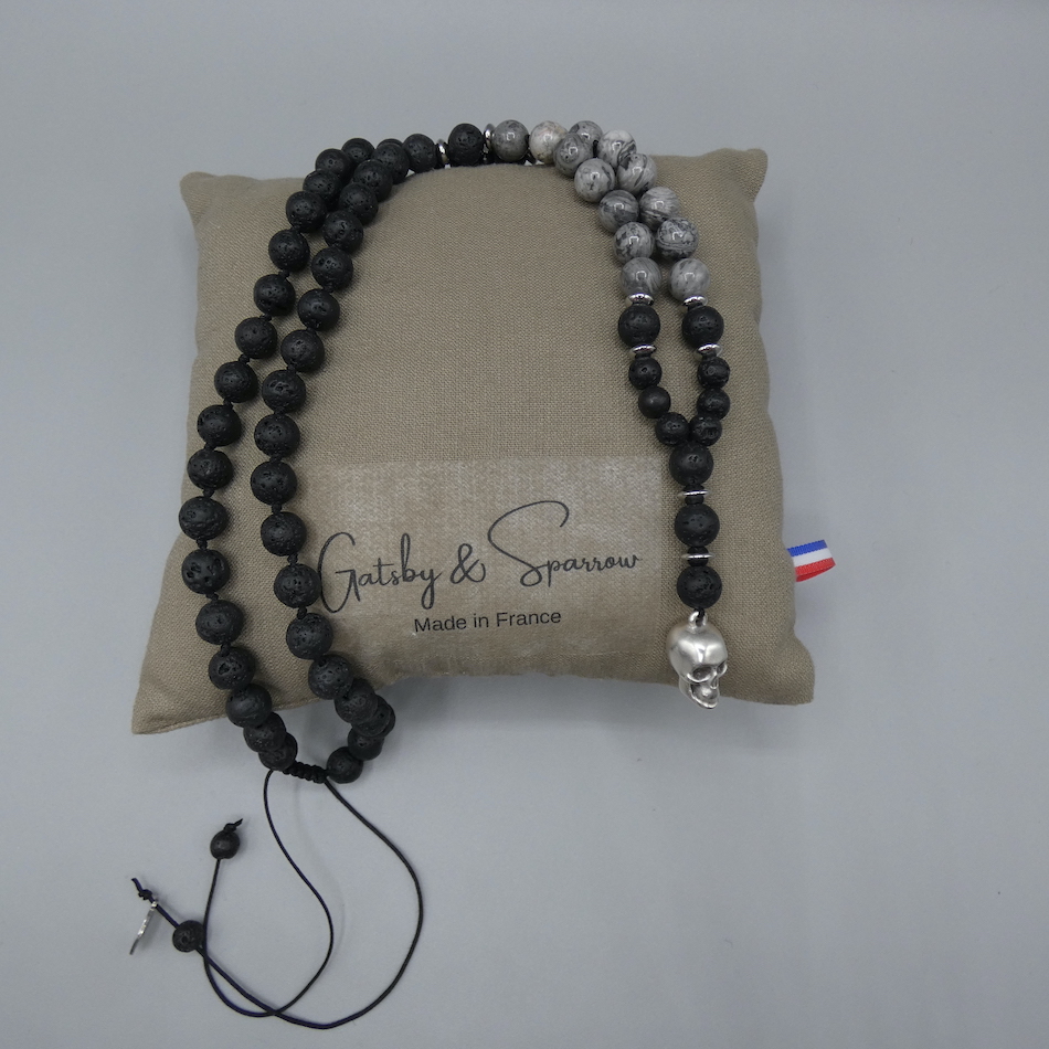 collier homme en pierre :pendentif tête de mort:pierres naturelles