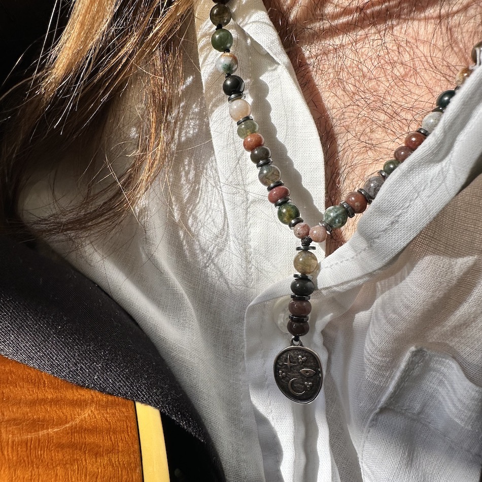 collier-mi-long-agate-hemetite-Merlin-collier-homme