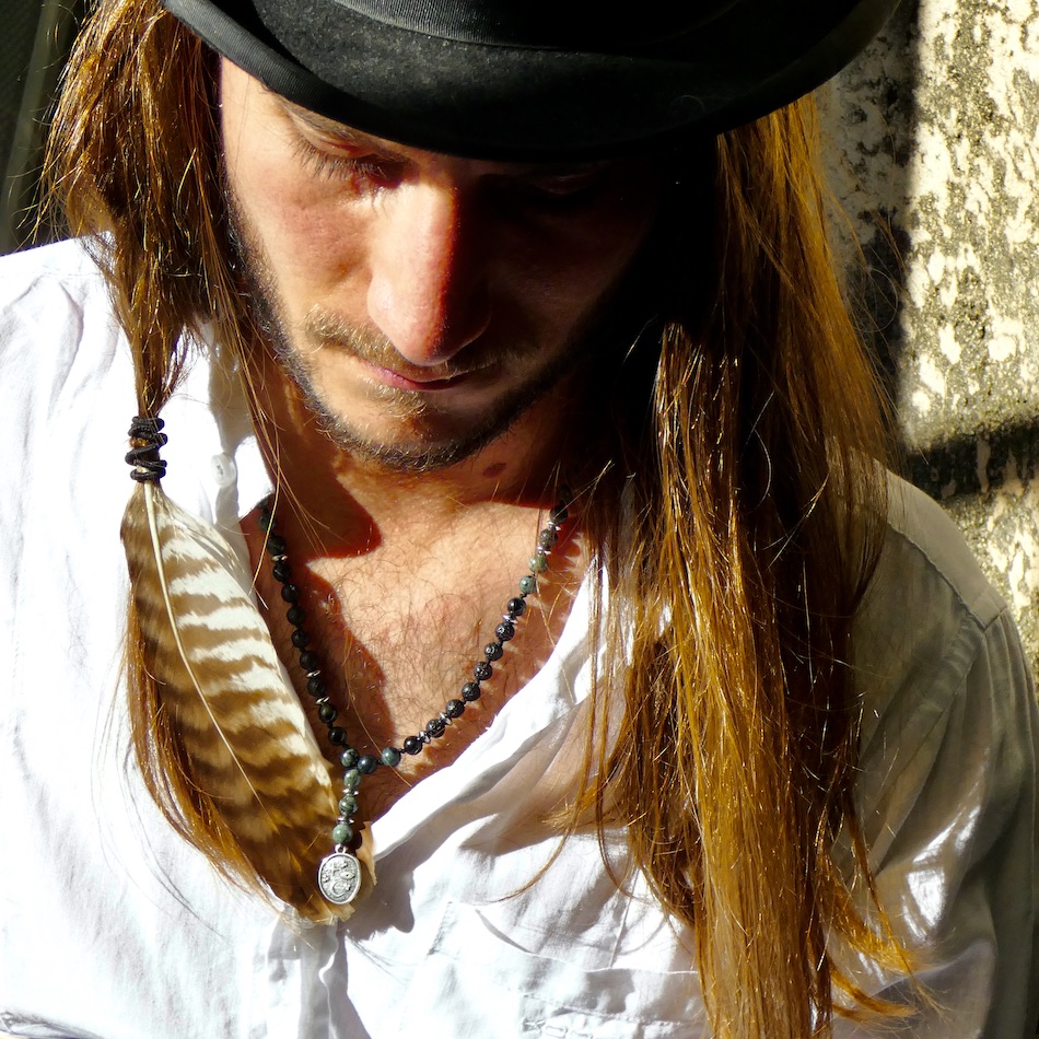 collier-Merlin-mi-long homme-jaspe-lave-artisant-français