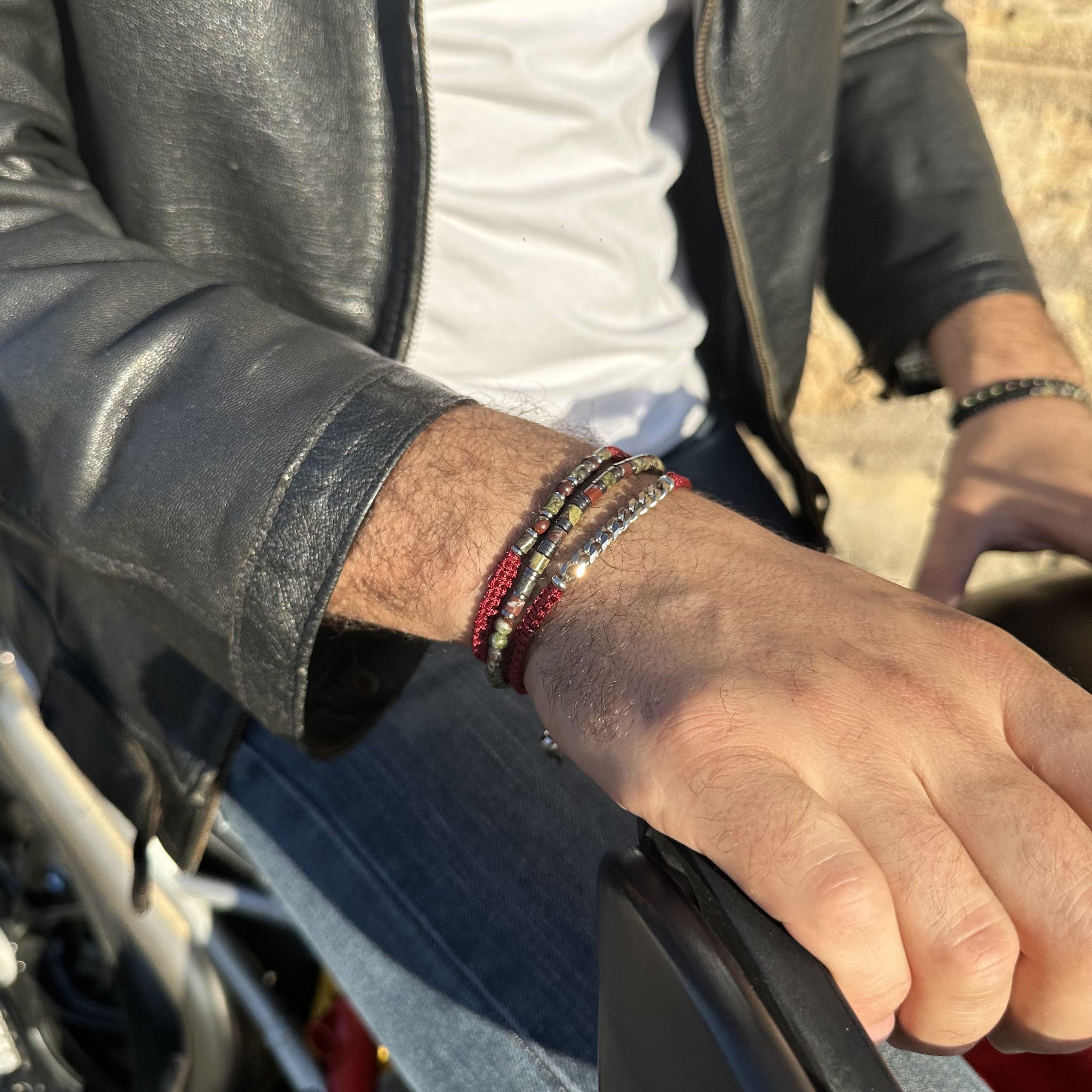 Bracelet-triple-lanceleo-sang-de dragon-pierre-naturelle-