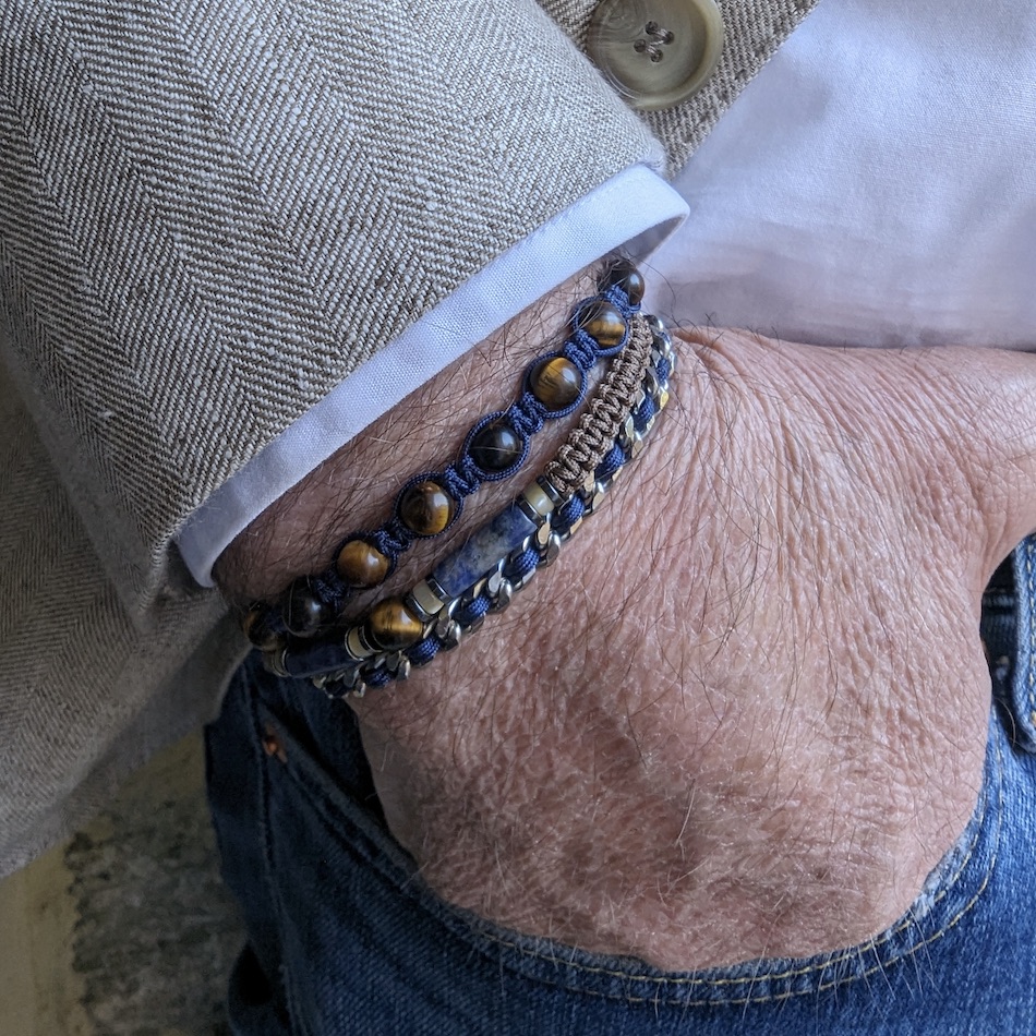 bracelet-homme-Hugo -chaine-sodalite-lave-hematite-oeildetigre