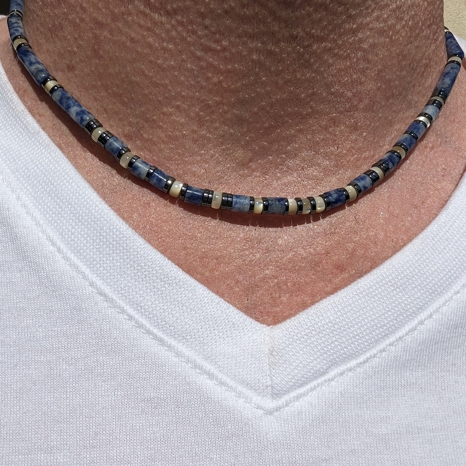 collier-surfeur-homme-noa-pierre-naturelle-sodalite
