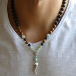 Collier mi-long homme pierre naturelle