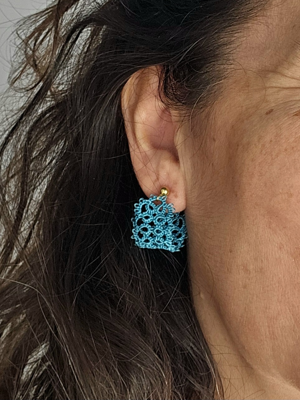 boucles-oreilles-miren-sofrivole-dentelle-frivolite-presentation