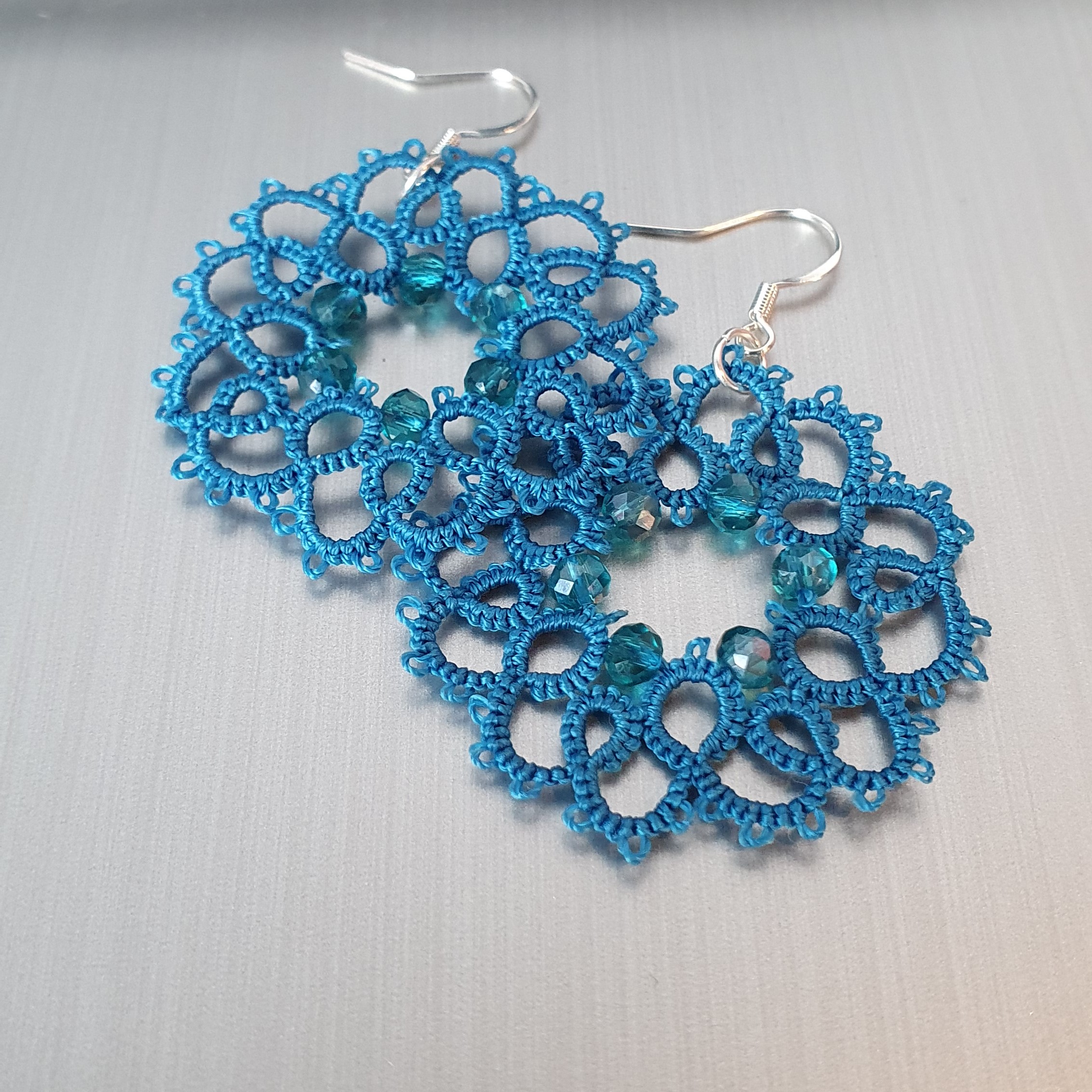 Boucles doreilles NAHIA perles de verre de SO Frivole Turquoise (5105)