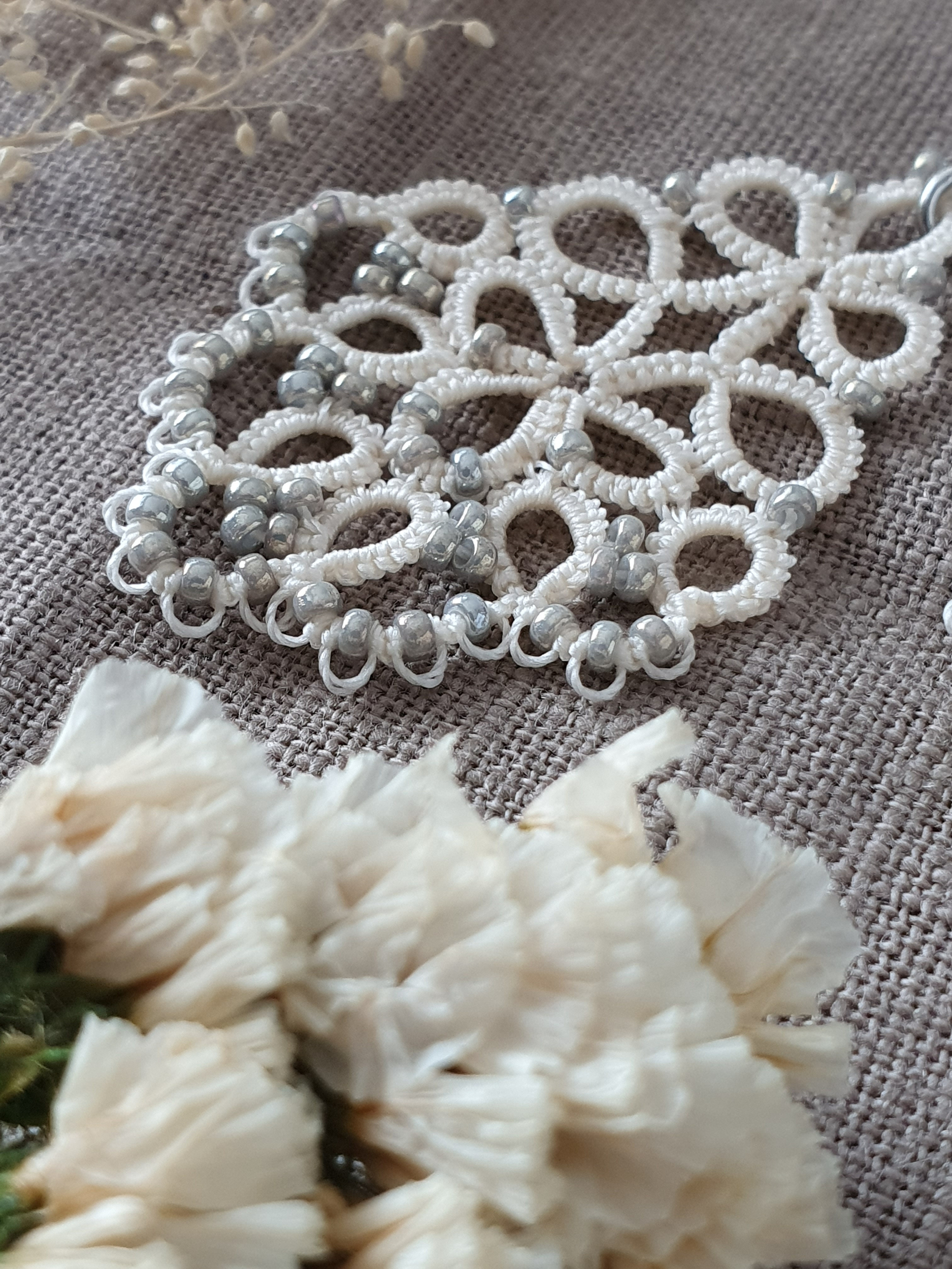 Boucles d'oreilles SARA de SO Frivole ivoire zoom