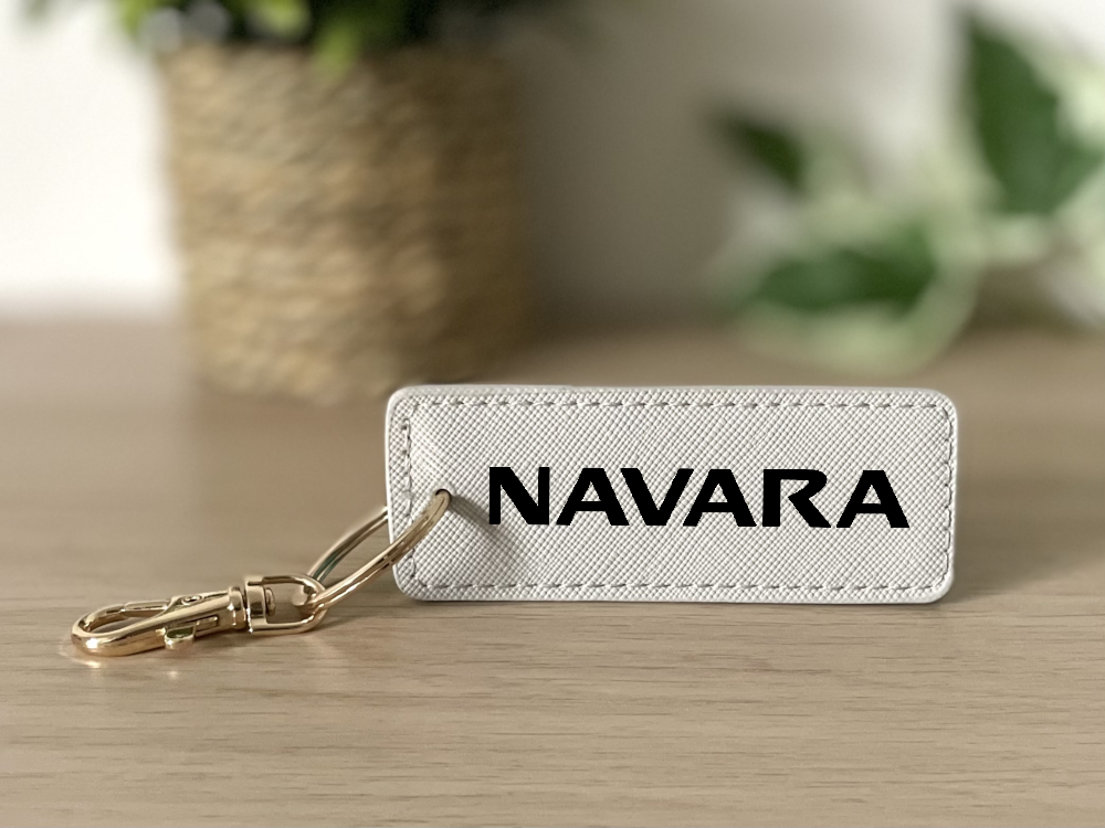 Porte clé Navara gris
