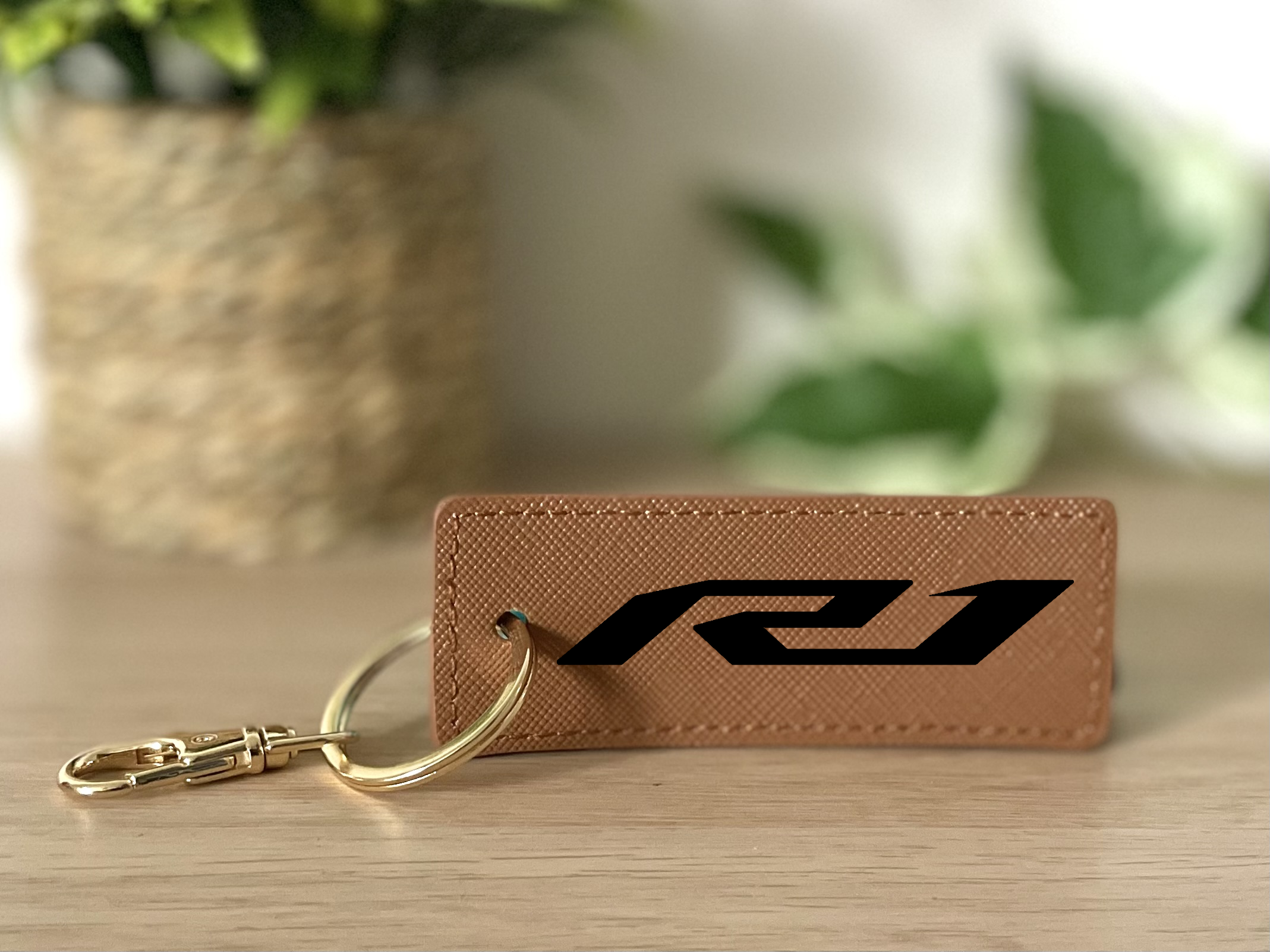 Porte clés R1 marron