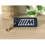 Porte clés M bleu
