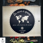 Cave-a-epices-voyage-epice-idee-cadeau-sels-poivres-melanges-rape-muscade-feve-tonka-cuillere-bois