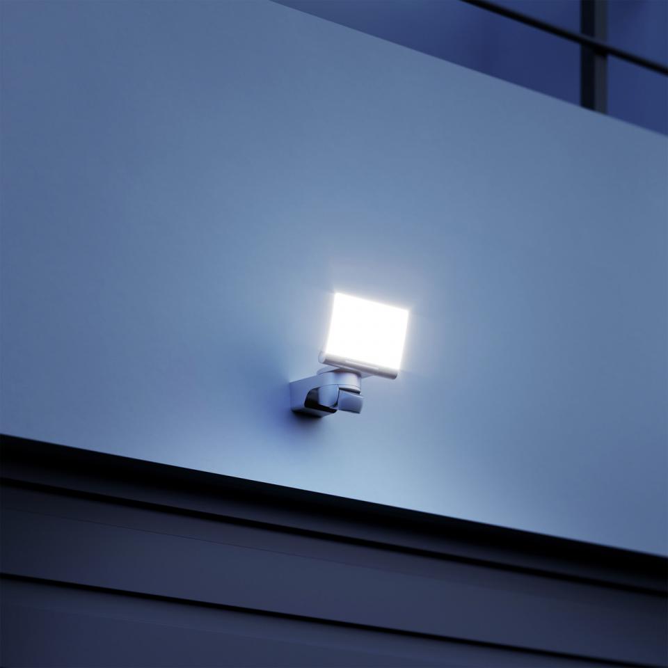 192699_CloseUp_XLED home 2_wei