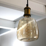 ampoule-led-deco-mug-au-verre-ambre-culot-e27-4w-cons-30w-eq-323-lumens-lumiere-blanc-chaud (1)