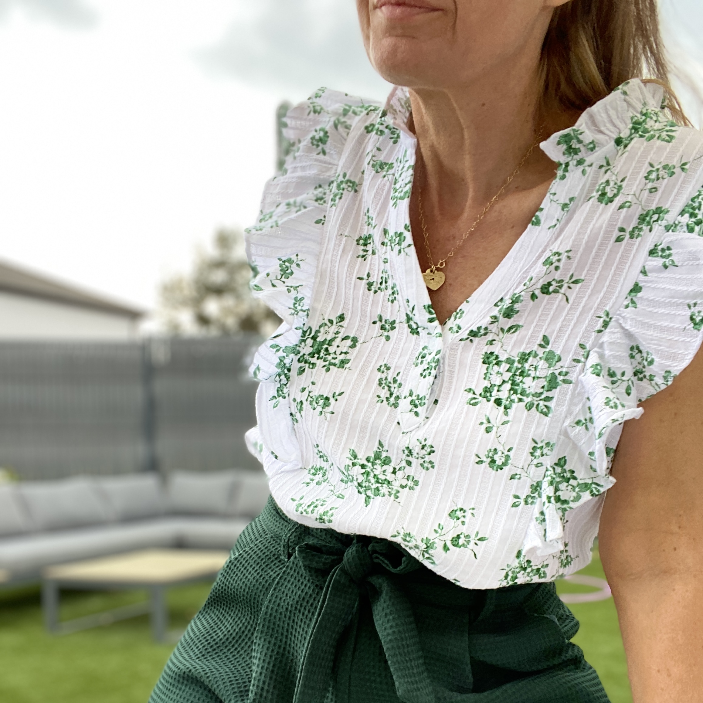 blouse blanche et verte