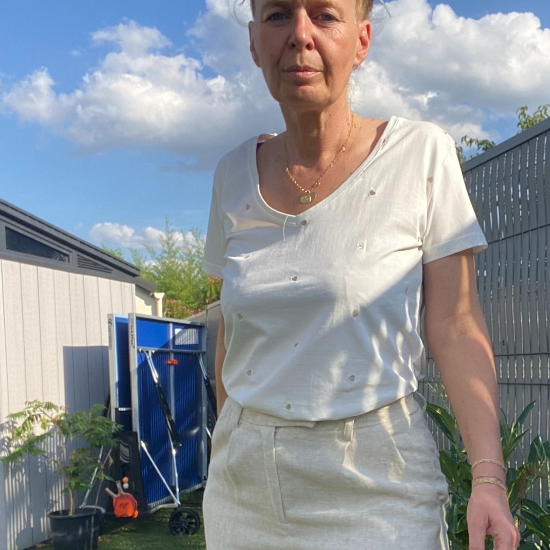 tee shirt blanc petit cœur doré brodé