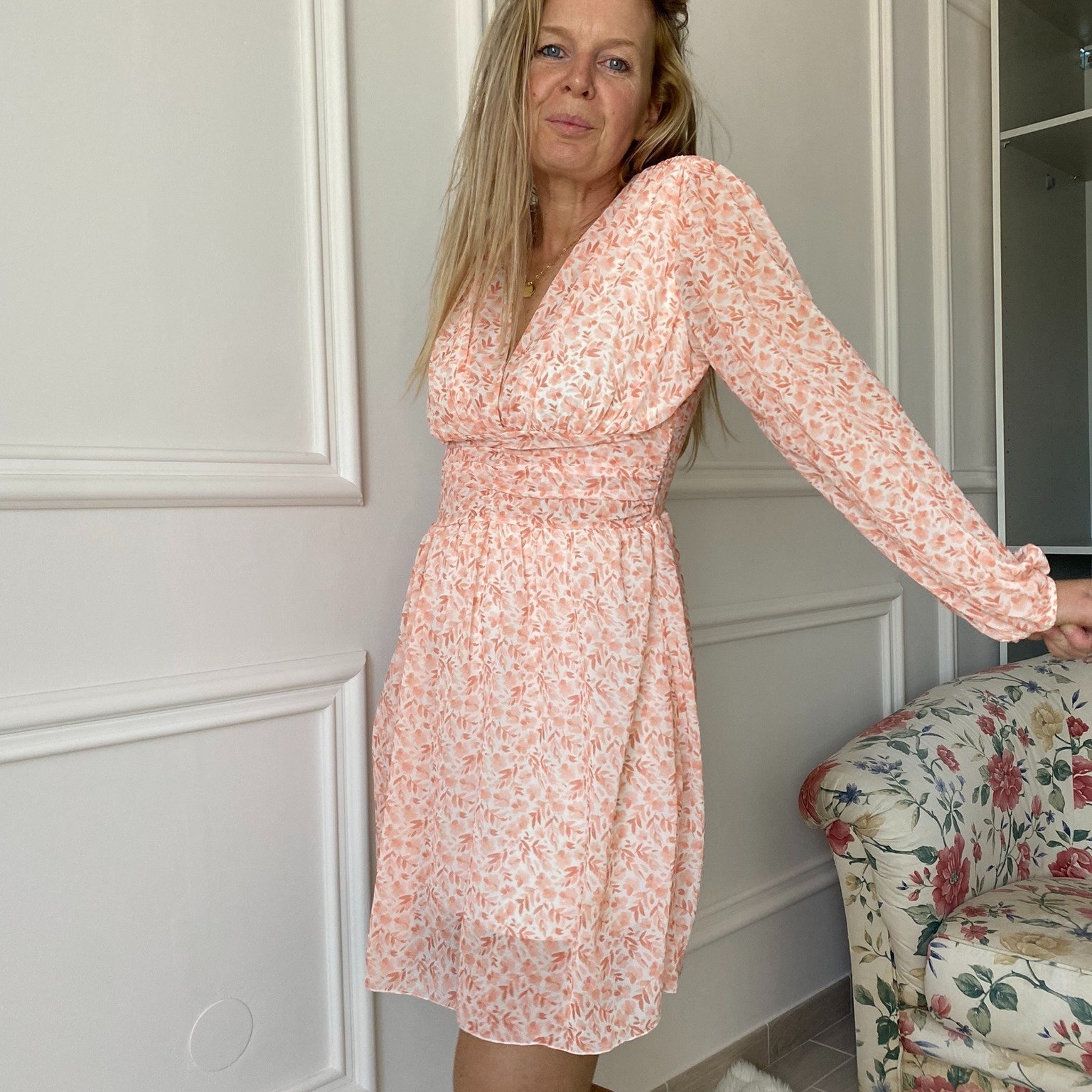 Robe orange décor floral