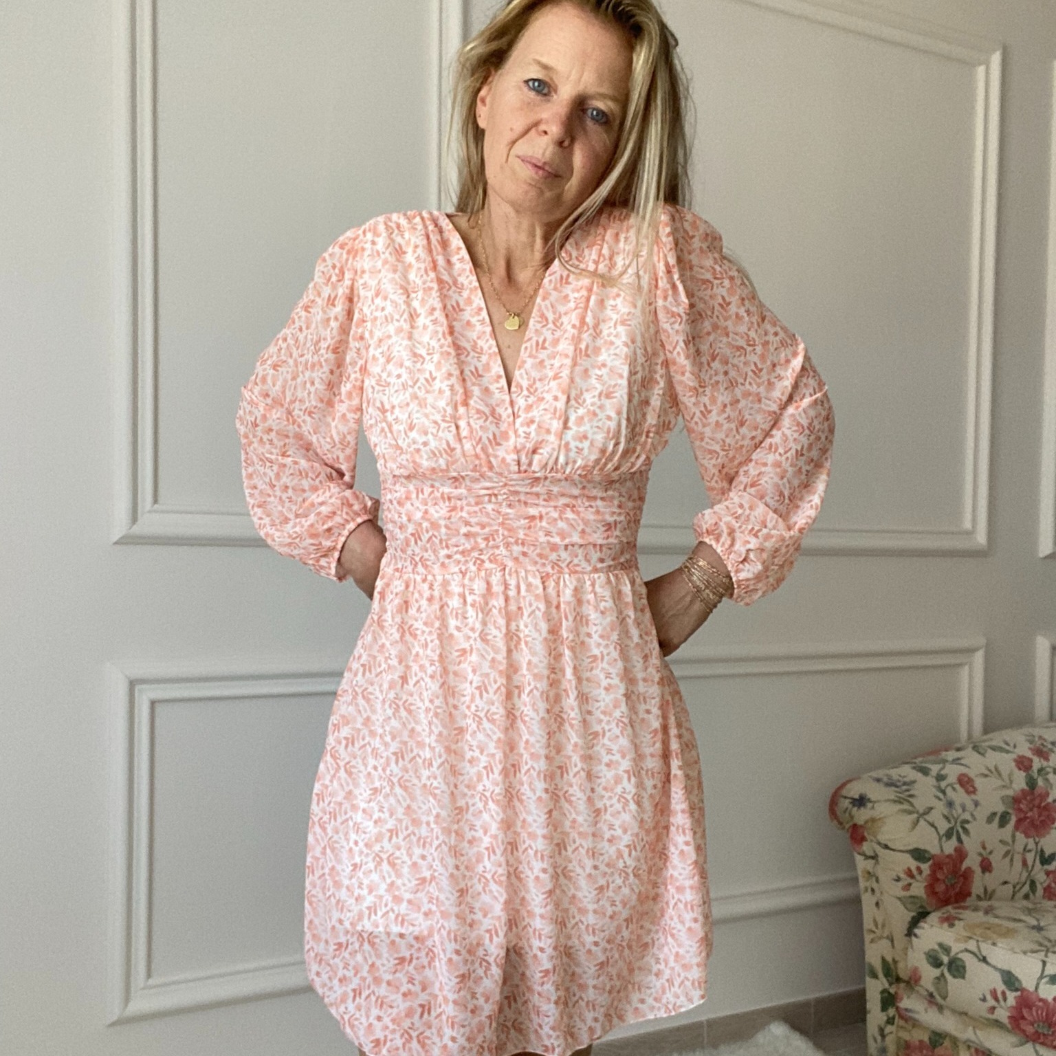 Robe pêche orange décor floral
