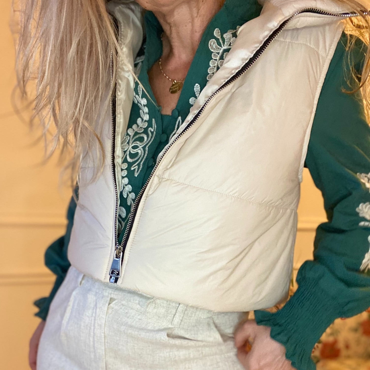 Doudoune sans manche beige carla giannini (7)