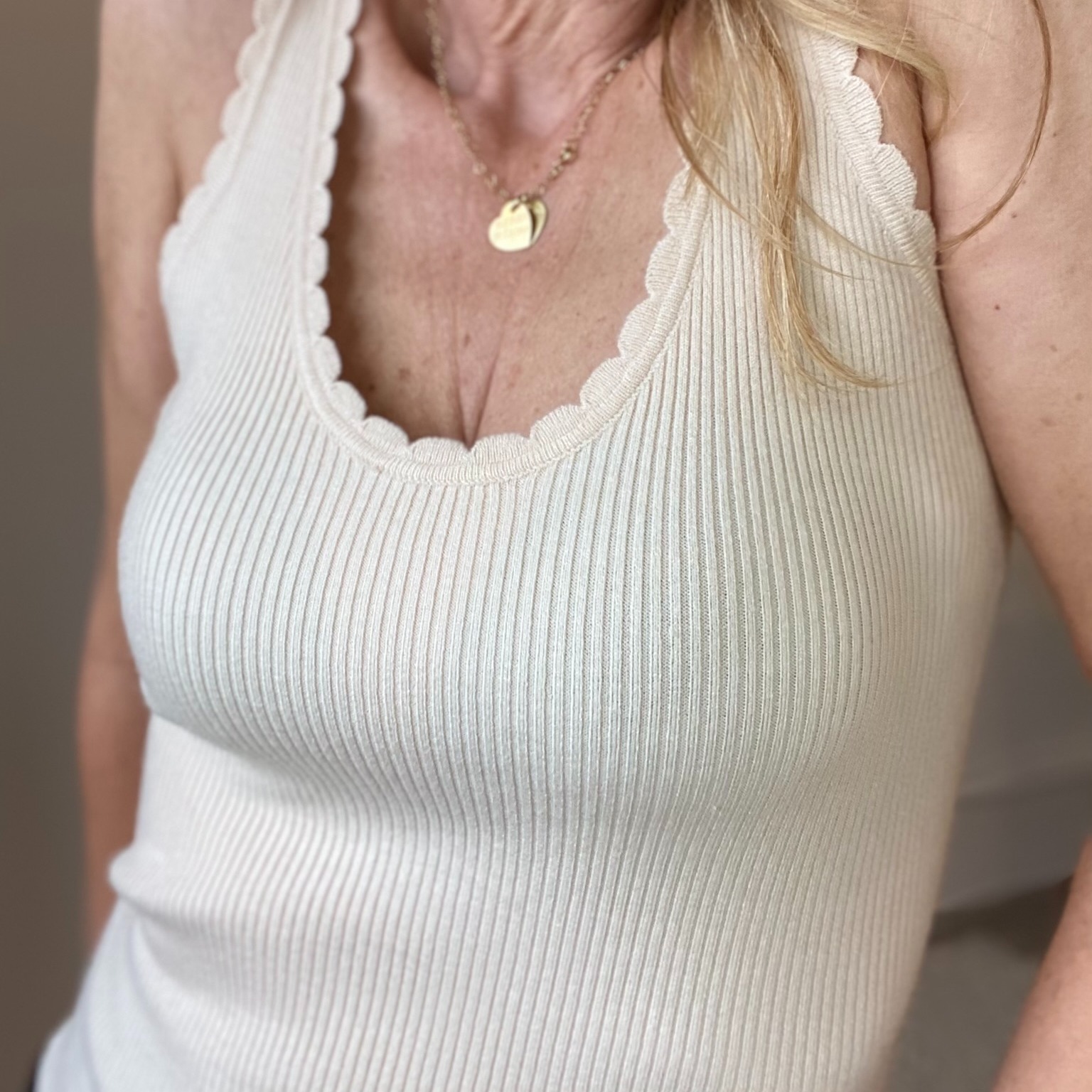 top peace nlove peaceandlove beige maille doux festonné (2)