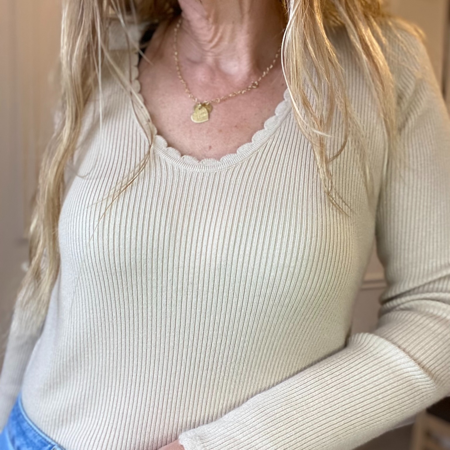 PULL FIN BEIGE PEACENLOVE FESTONNE (3) - Copie