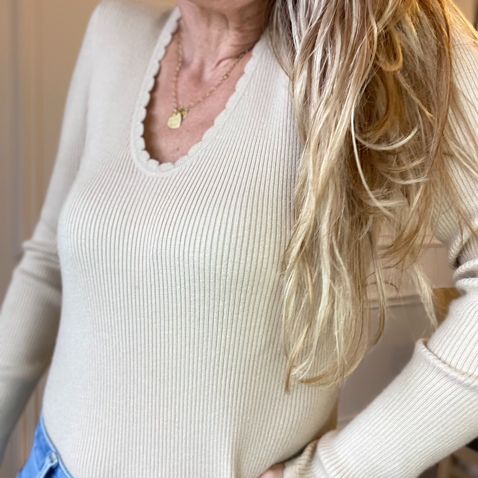 PULL FIN BEIGE PEACENLOVE FESTONNE (4) - Copie