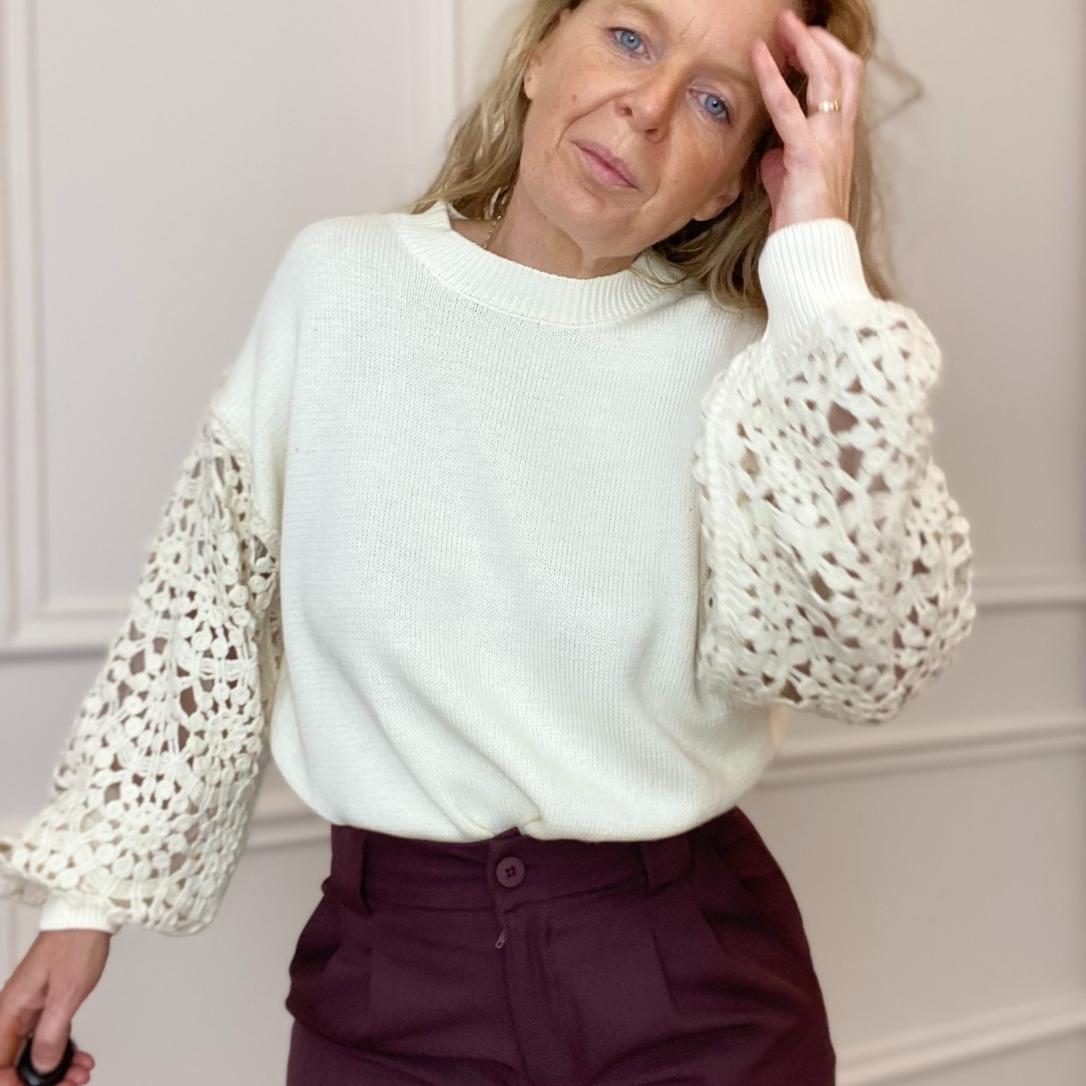 carla giannini pull manche broderie blanc (5)