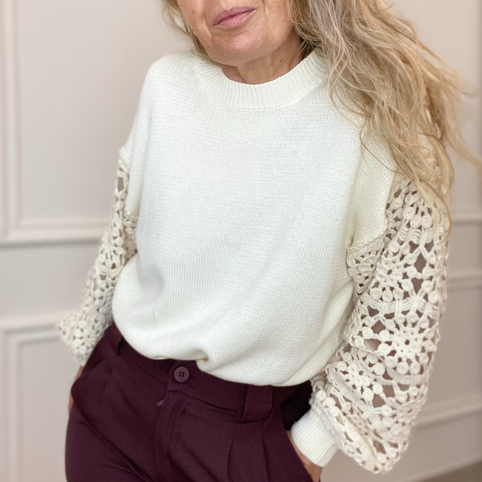 carla giannini pull manche broderie blanc (6)