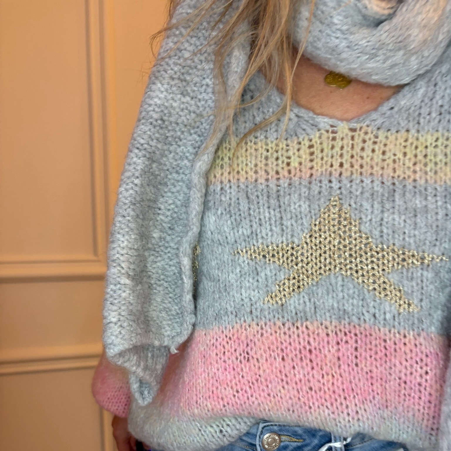 PULL DOUX CARLA GIANNINI PASTEL GRIS ETOILE STRAR (3)