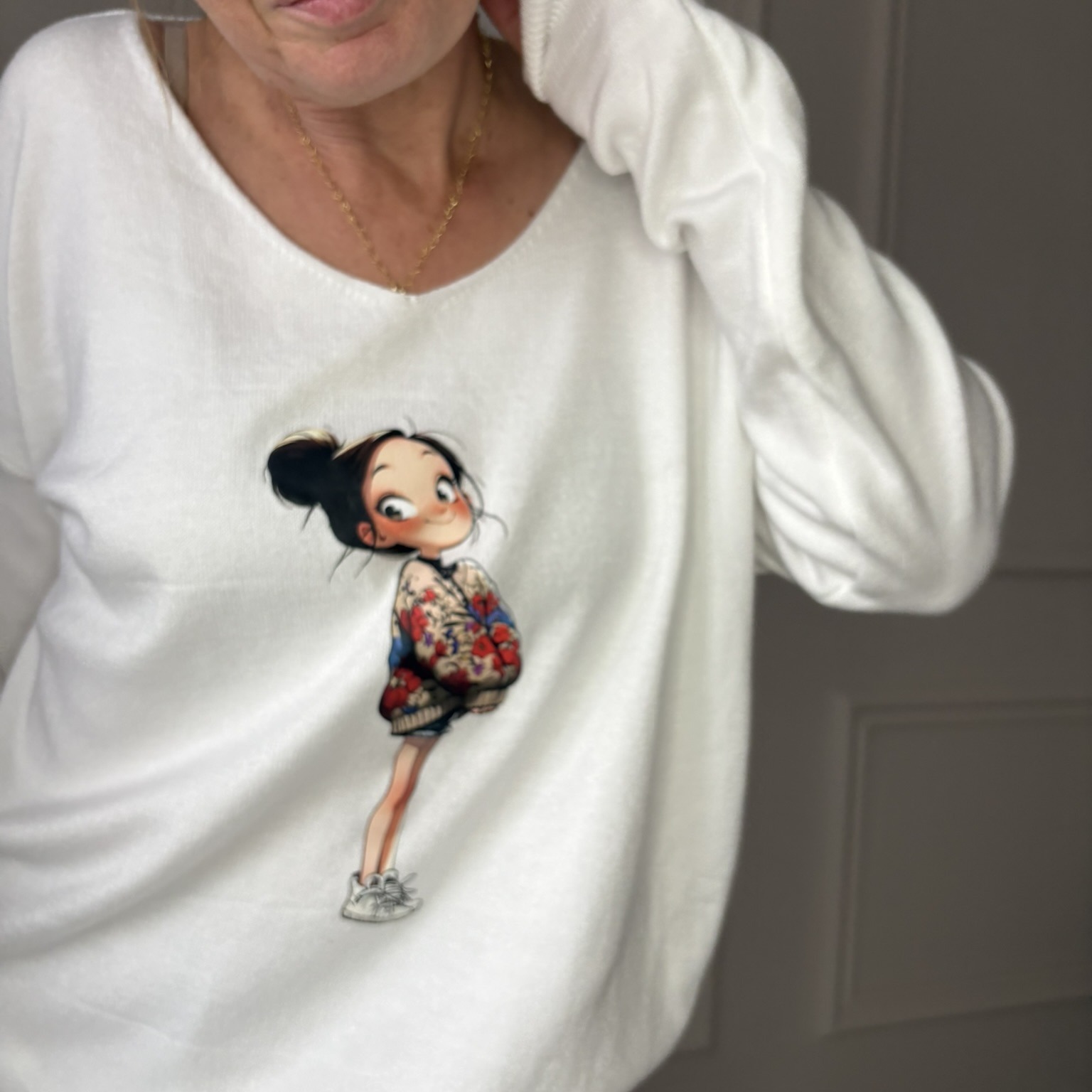 PULL BLANC MOTIF PËRSONNAGE DESSIN ANIME CARLA GIANNINI (1)