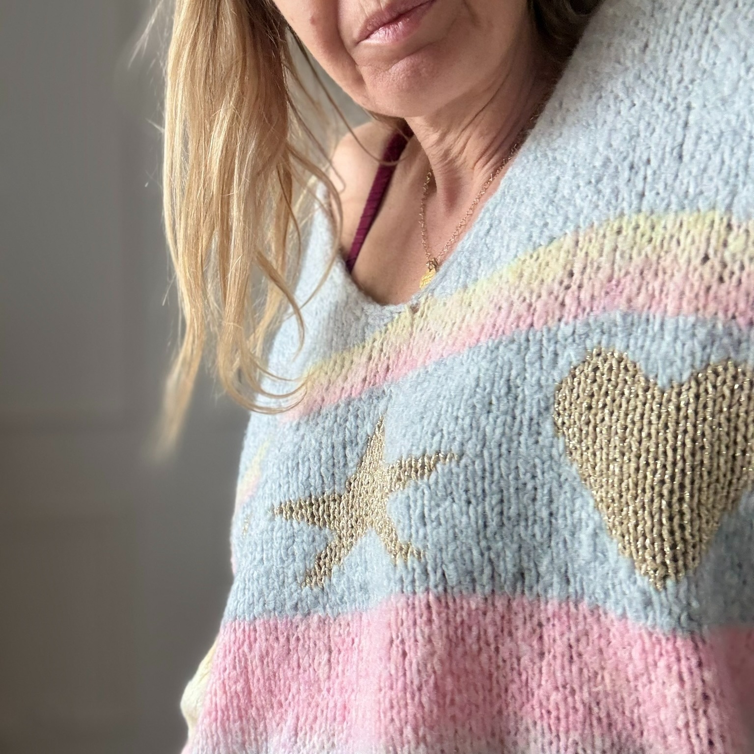 PULL DOUX CARLA GIANNINI PASTEL GRIS ETOILE STAR (2)