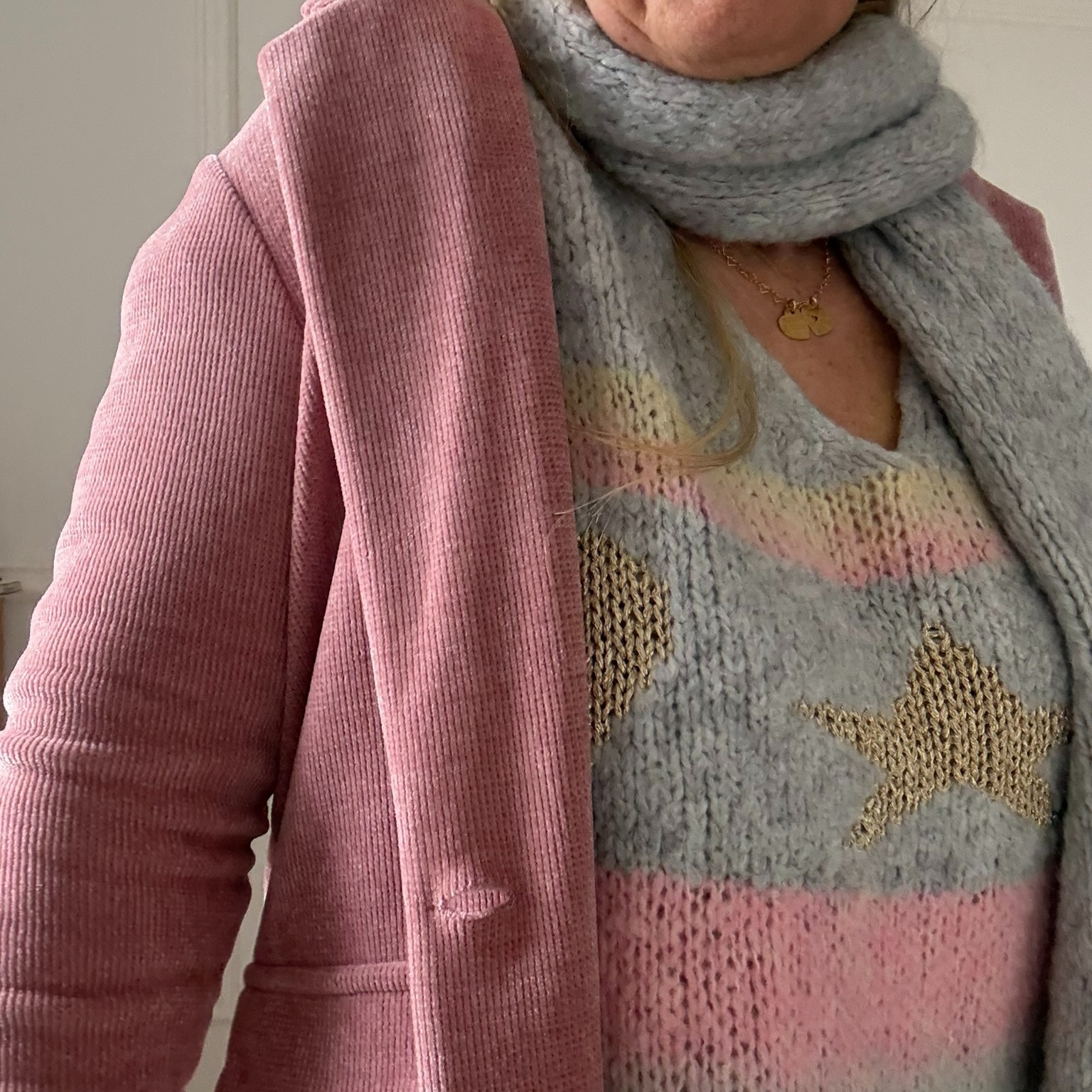 PULL DOUX CARLA GIANNINI PASTEL GRIS ETOILE STAR (14)