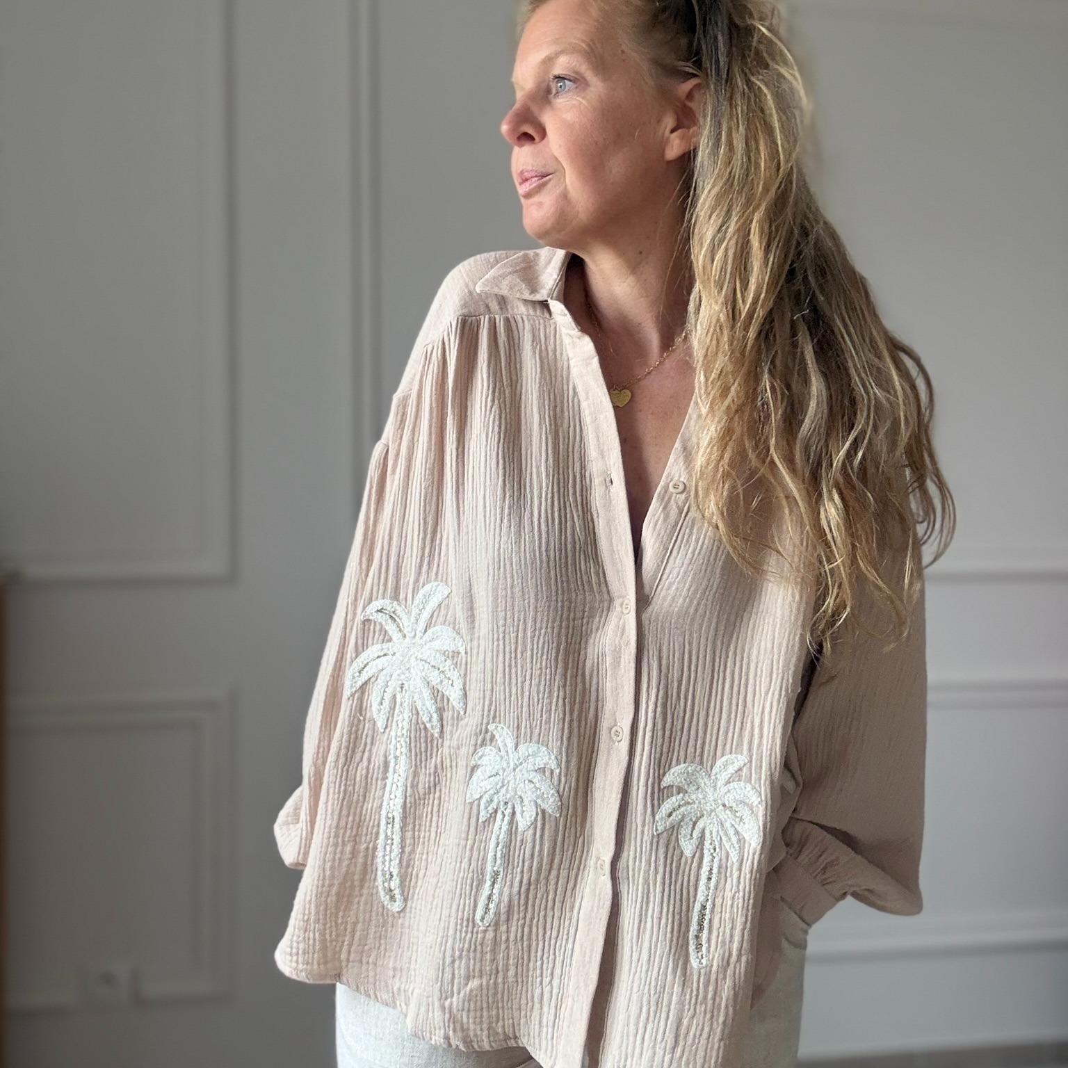 SARAH JOHN - VERSION M - MUSY MUSE BAHAMAS - Chemise beige en gaze de coton (5)