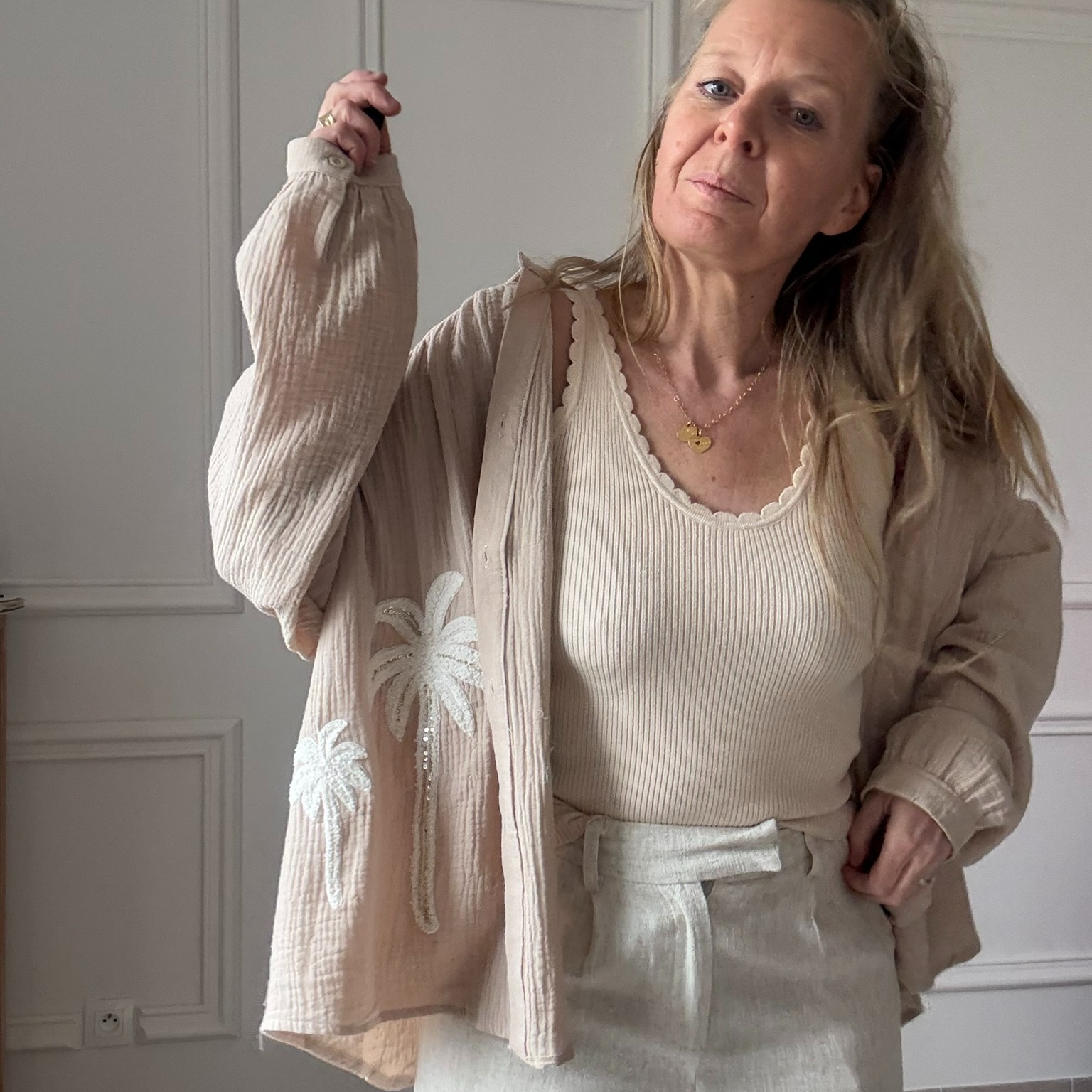 SARAH JOHN - VERSION M - MUSY MUSE BAHAMAS - Chemise beige en gaze de coton (21)