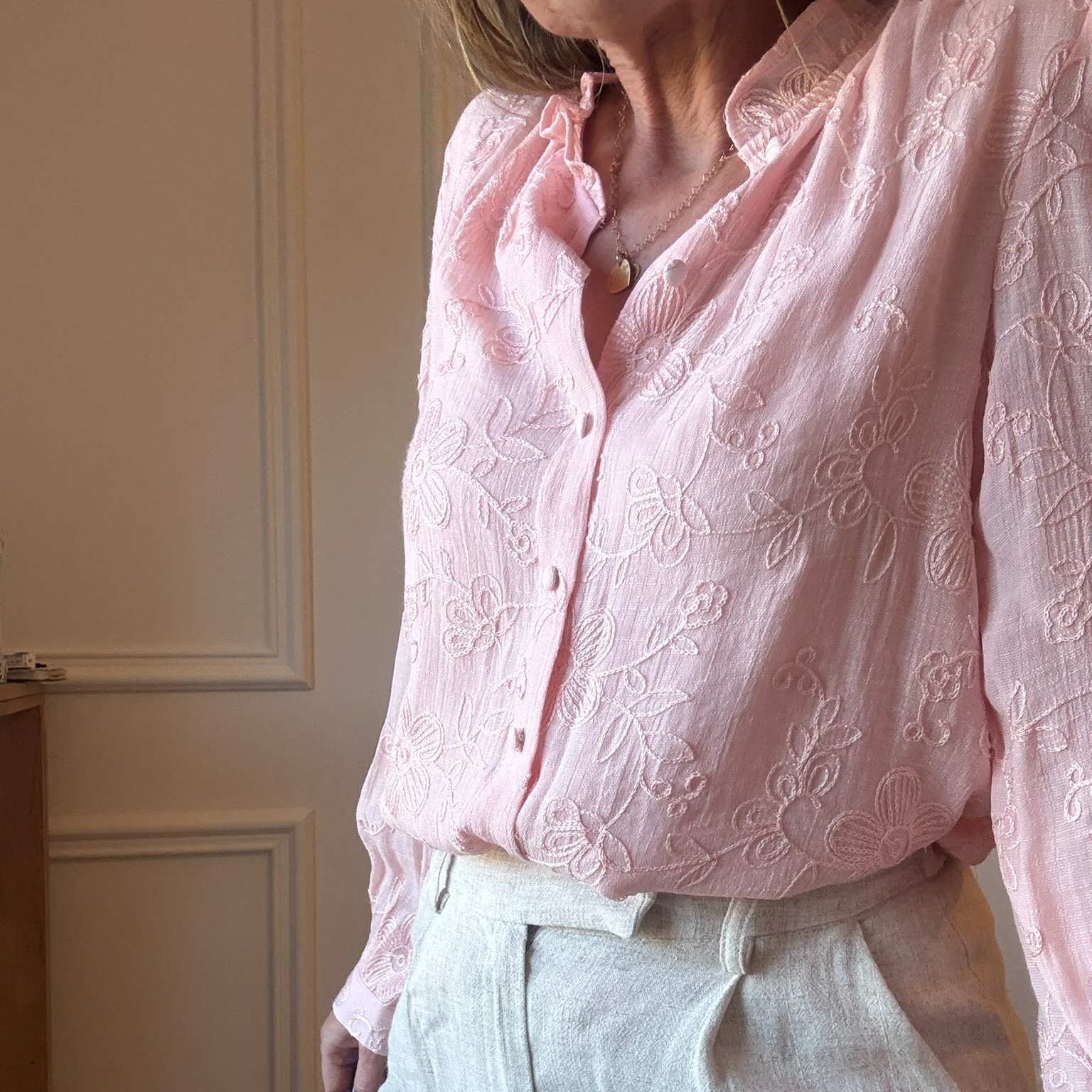 Camelia chemise brodée rose poudré peace and love  (6)